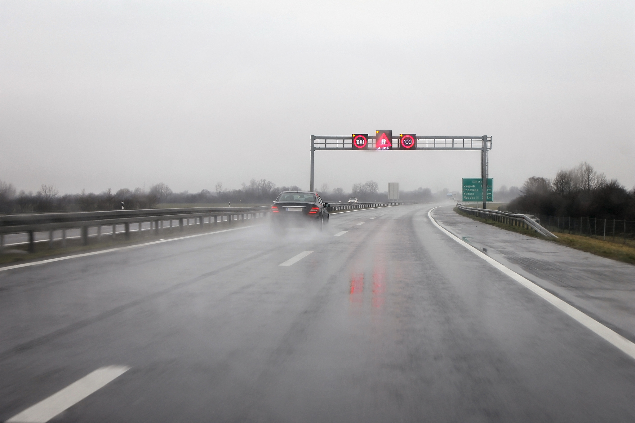 省道桥面雨雪天气限速