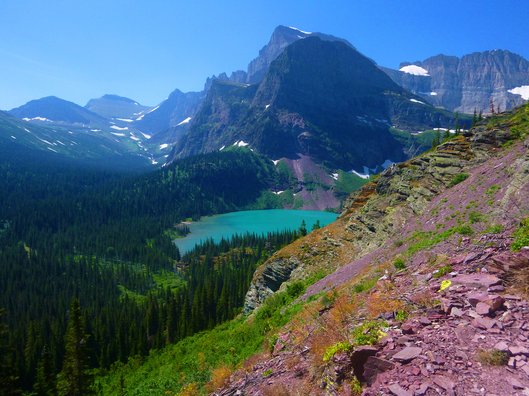 turquoise lake of glacier national park