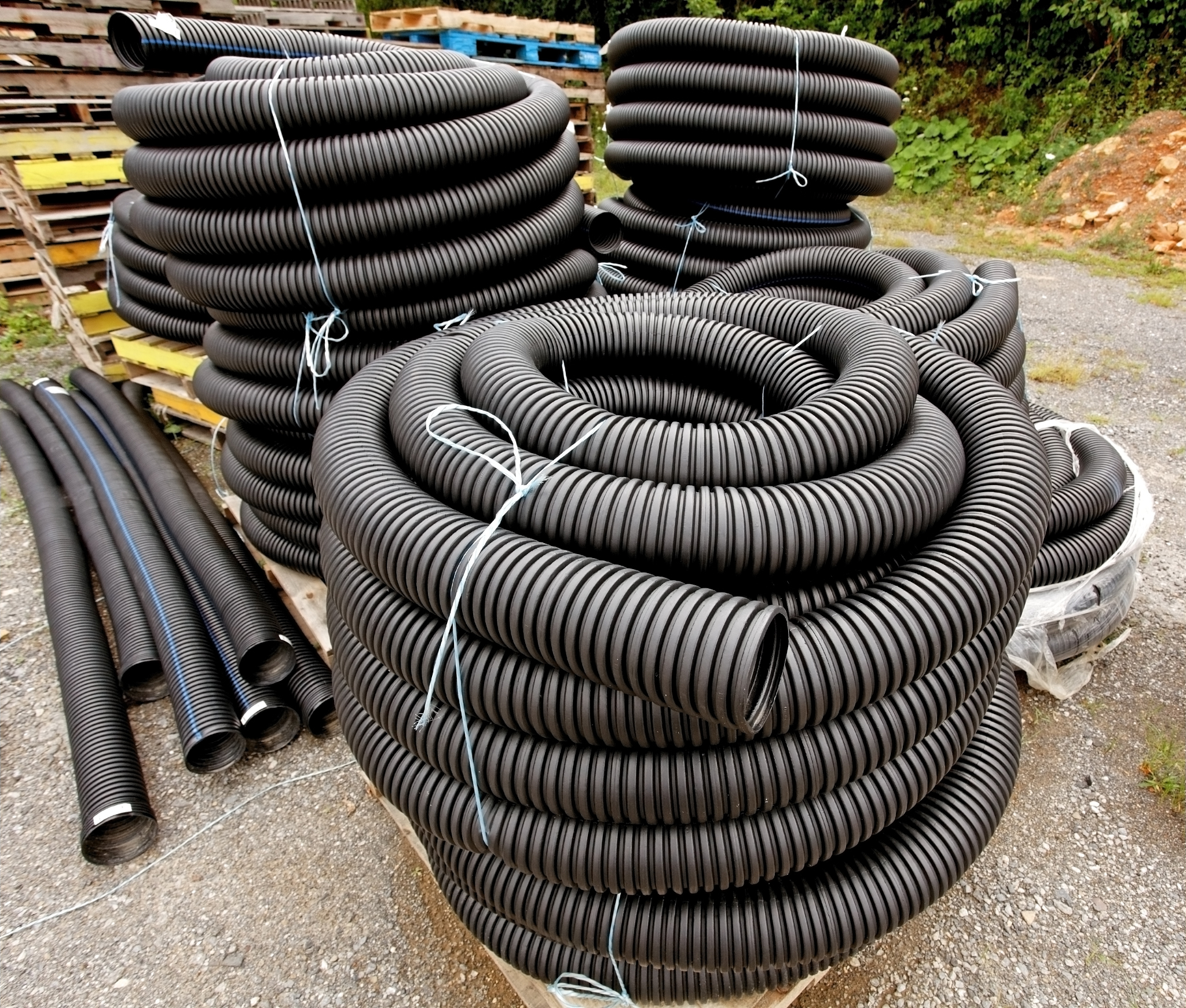 翻译
 Protect flexible hoses from abrasion, kinking, or excessive flexing.