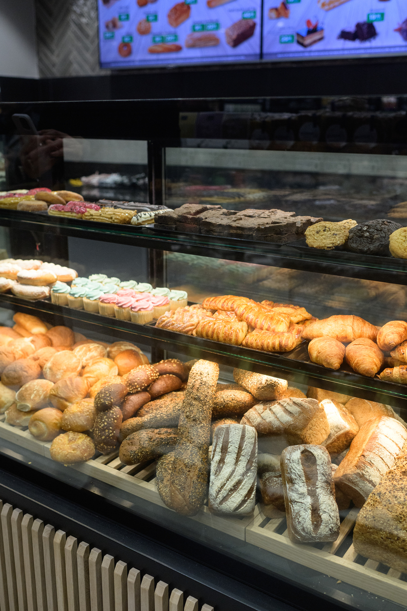 可颂坊财务状况：稳健扩张，市场竞争力强