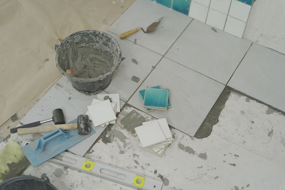 瓷砖铺贴指南：详细步骤与注意事项