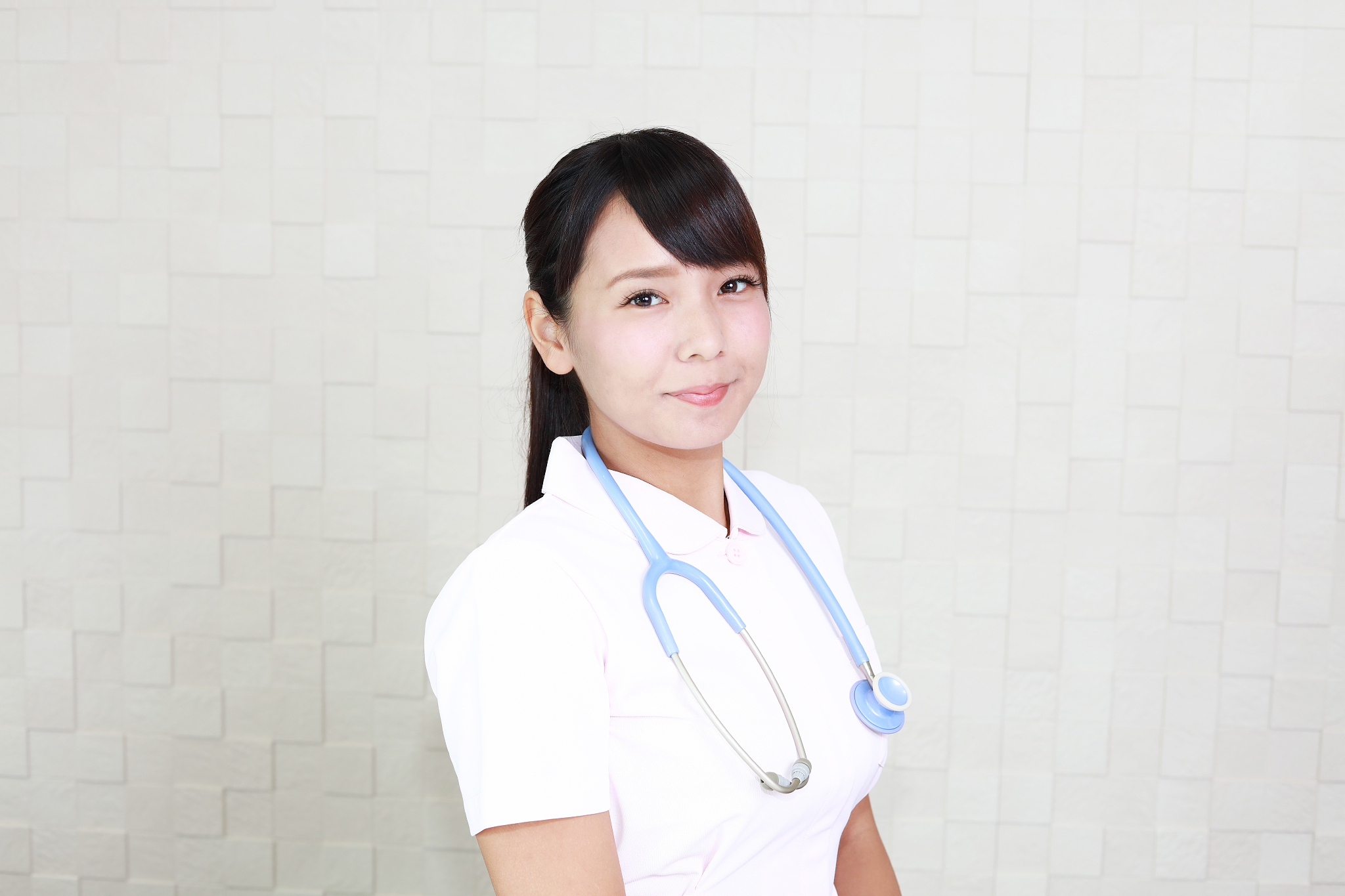 大专护士工资待遇详解：薪资、福利、工作压力全解析