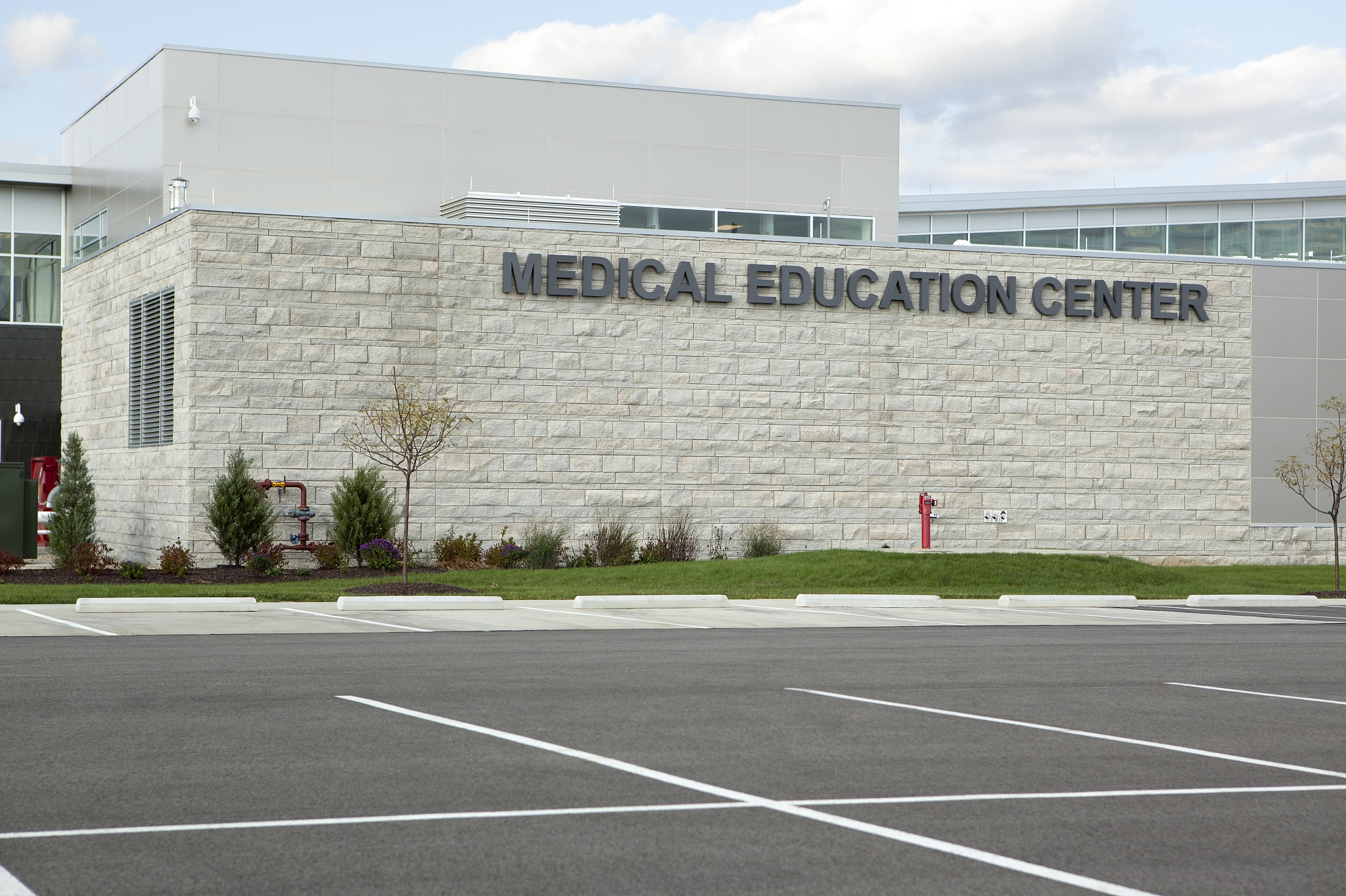 重庆卫生学校毕业生就业率高达百分之百？ 探秘背后的原因