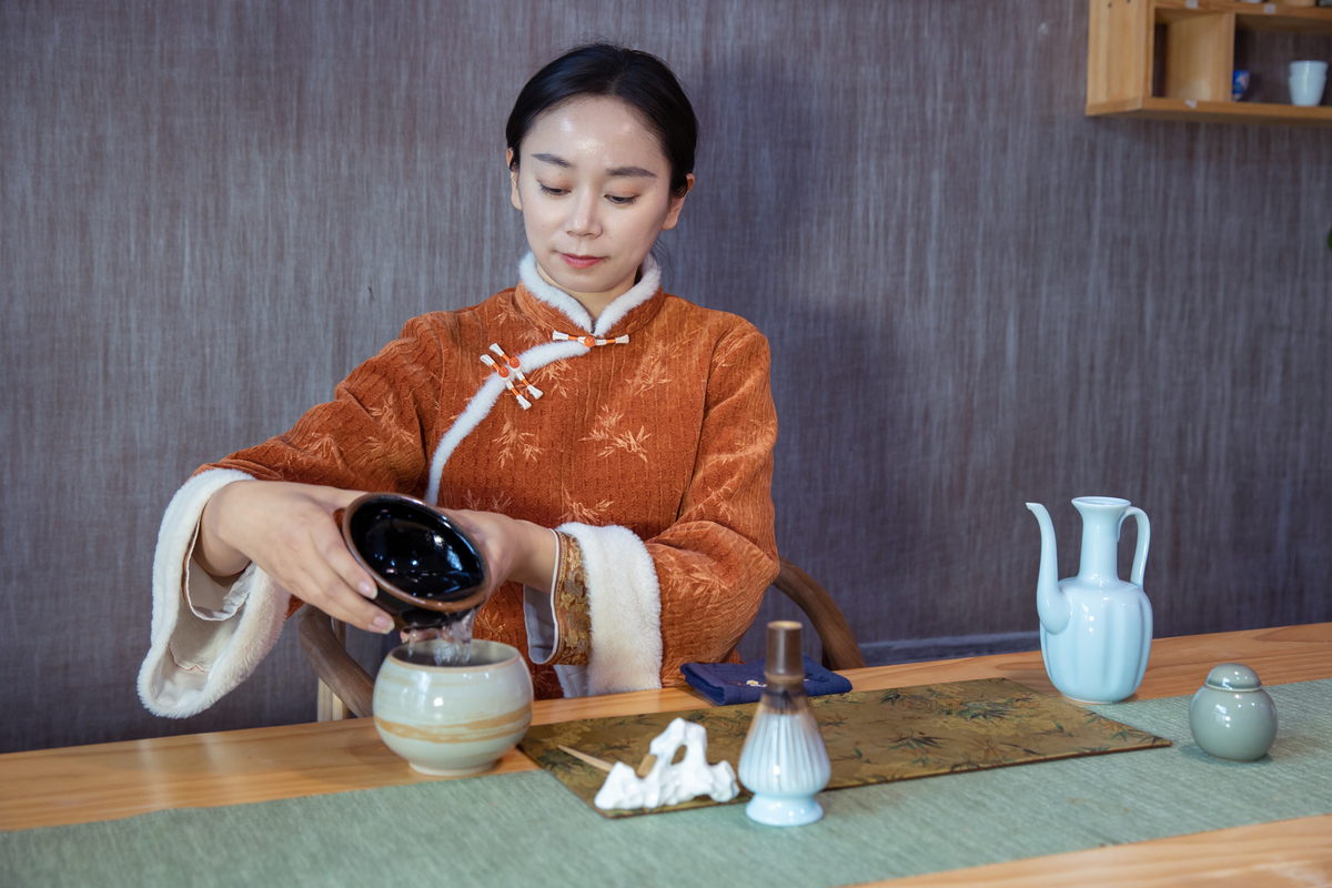 安化县职业中专学校茶艺与茶叶营销专业好不好未来就业前景大吗