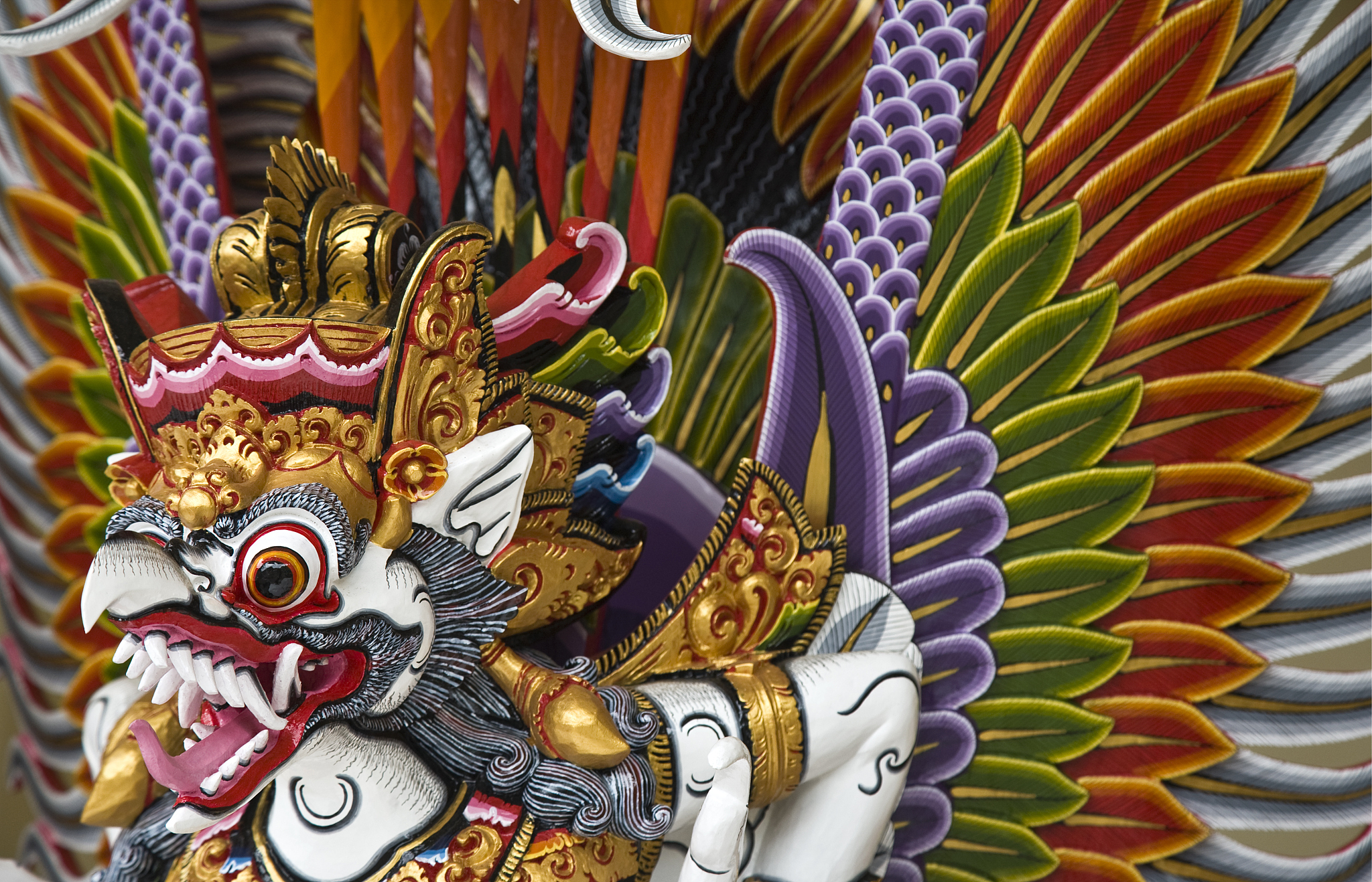 覆天者大鹏金翅：中国神话中的祥瑞神兽