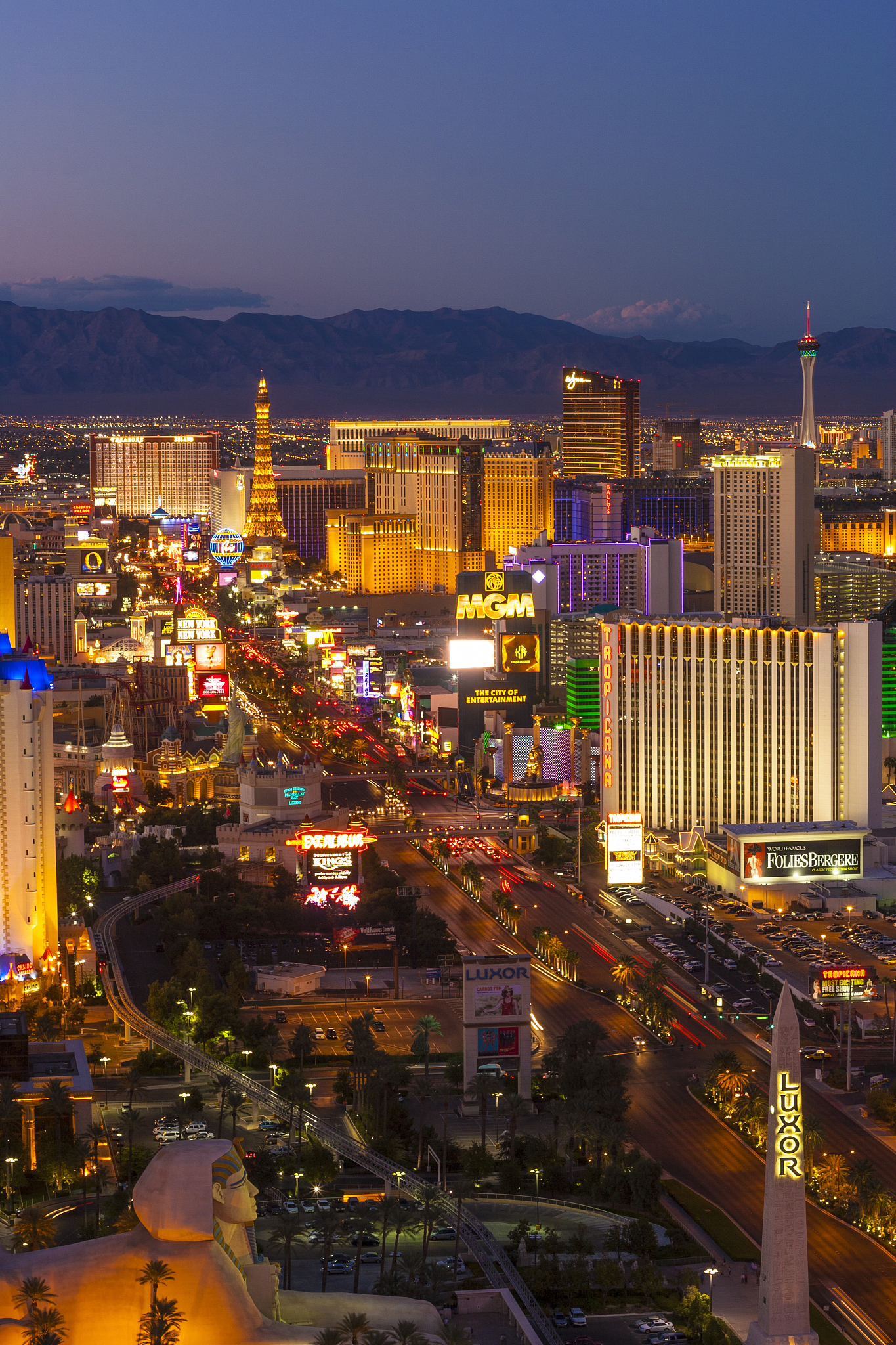 las vegas strip at twilight