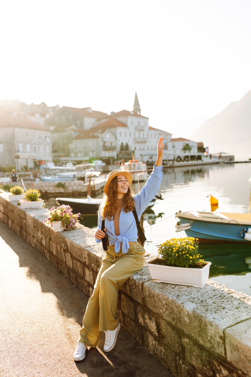 扮演一名旅游自媒体博主