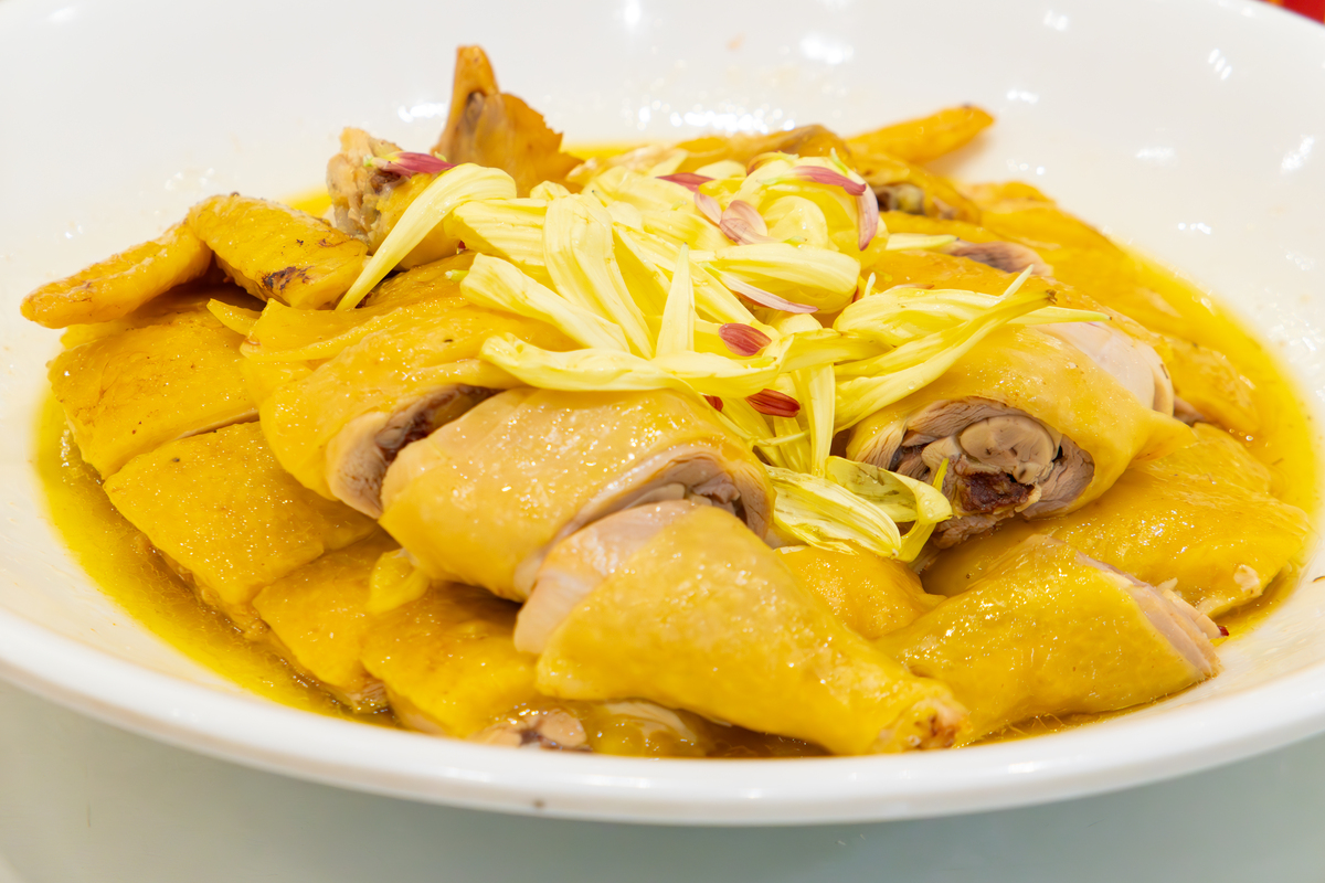 白切鸡：鲜嫩滑爽，美味佳肴 - 家庭聚餐、宴请首选