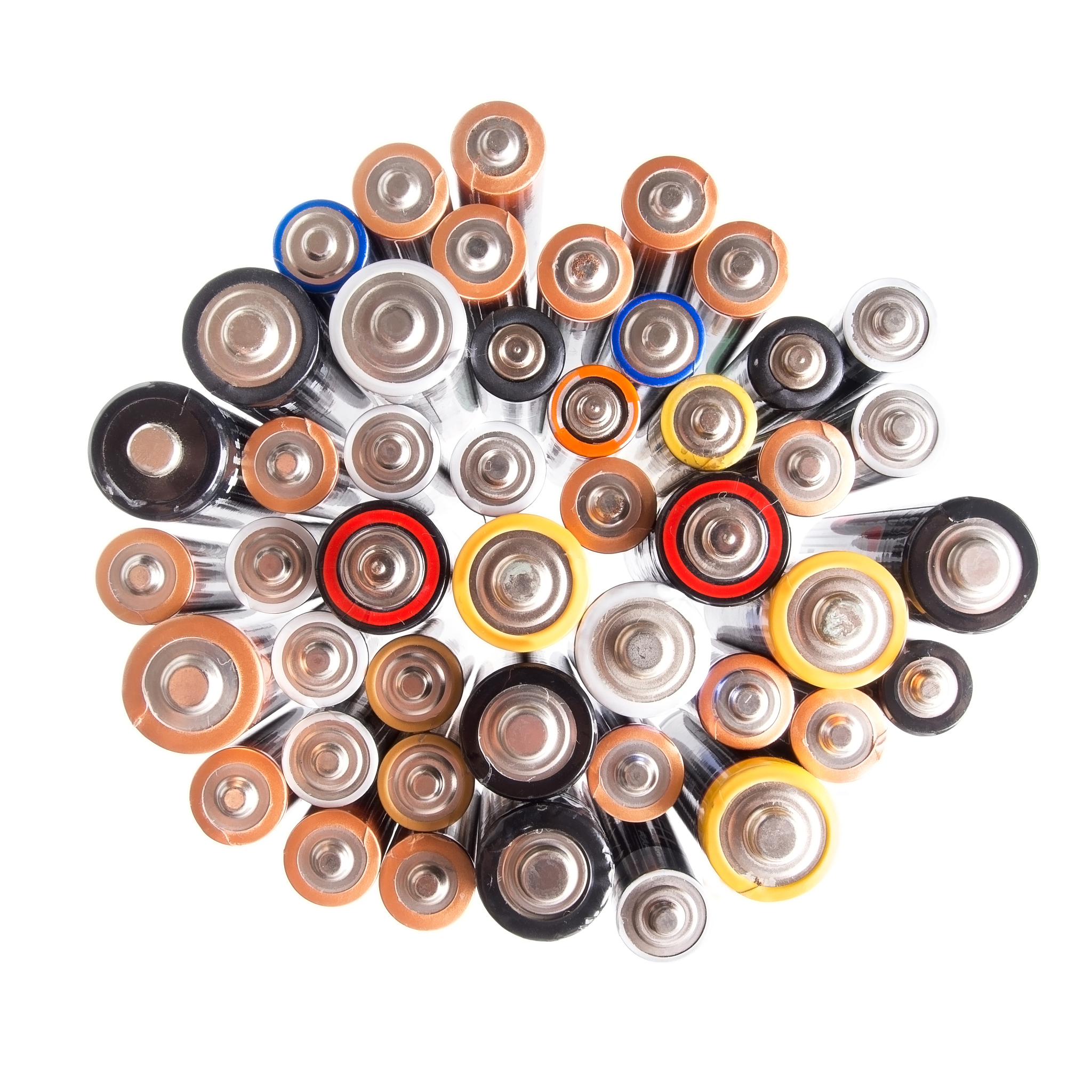 对以下内容使用不同的表达方式重新进行复述相似度在40以下：分析电池系统充放电工作状态下的生热机理可知本文忽略了电池系统充放电过程中的反应热。