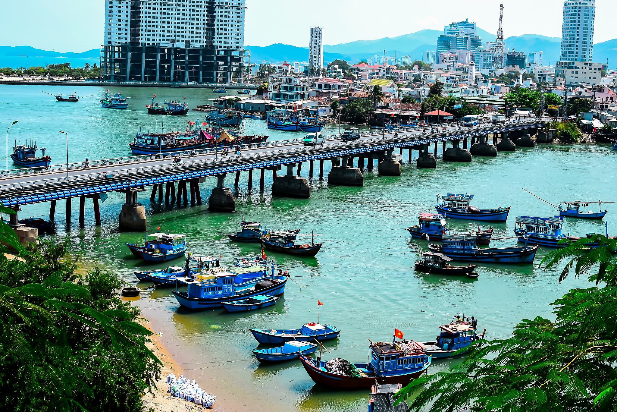 vietnam, the views of nha trang, the bridge