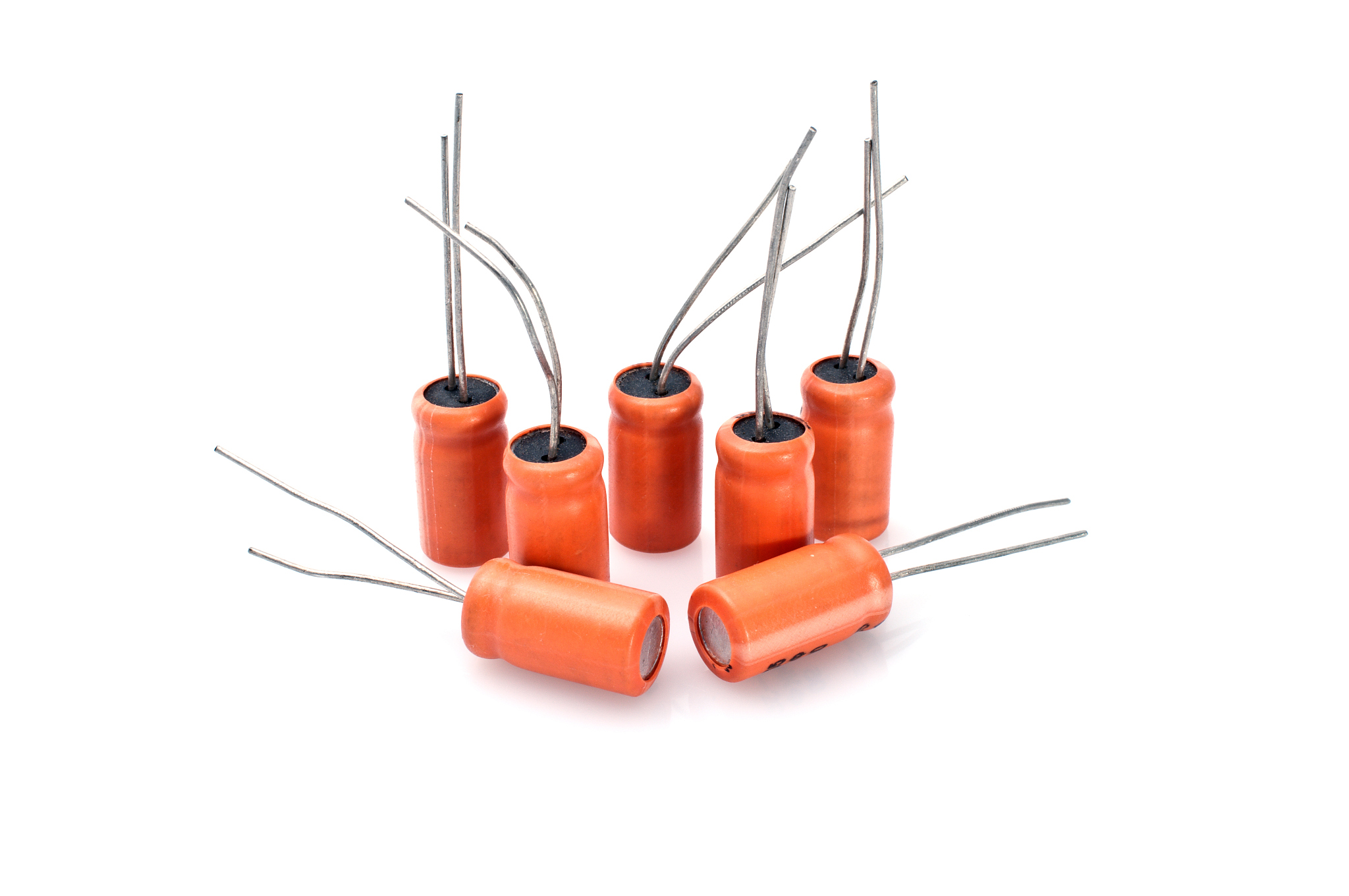 去耦电容终极指南：作用、原理及应用