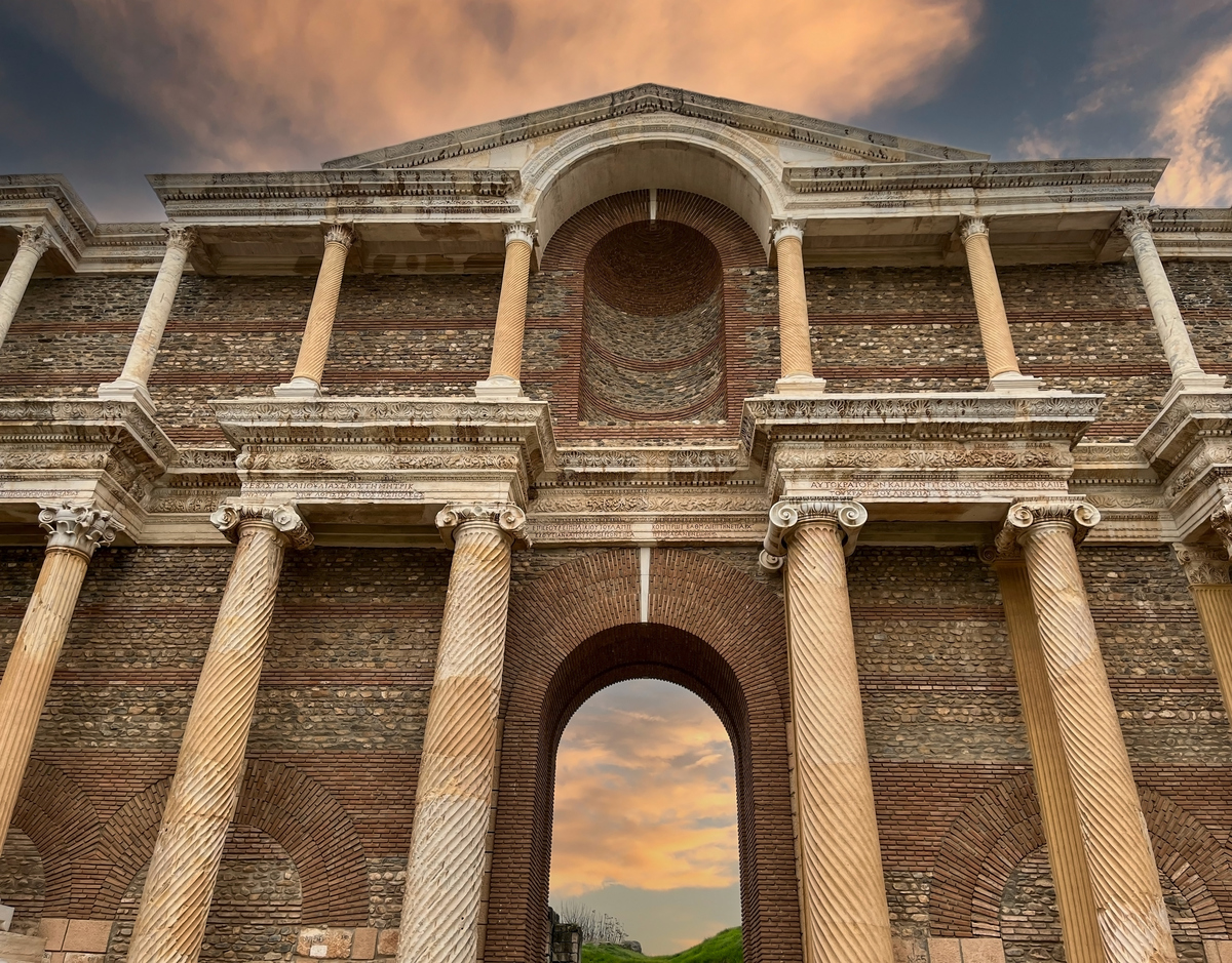 中西方近现代建筑风格的异同：材料、技术、设计对比