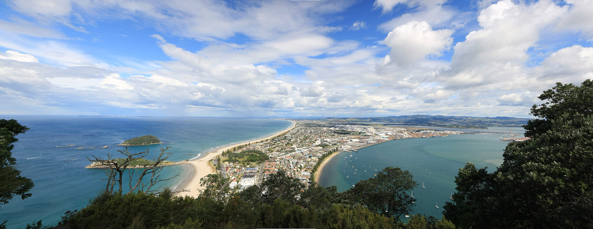 panoramic view over tauranga from mount maunganui
