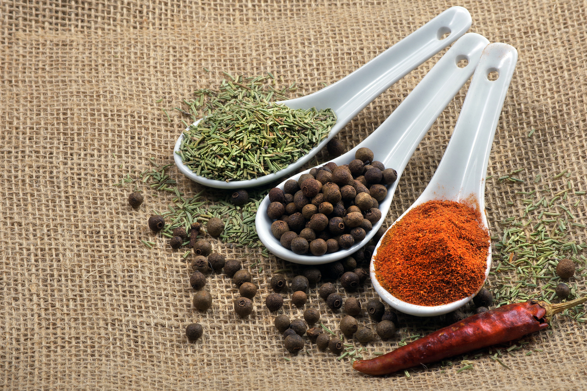 写一段关于漏鱼儿调料制作的70字文案