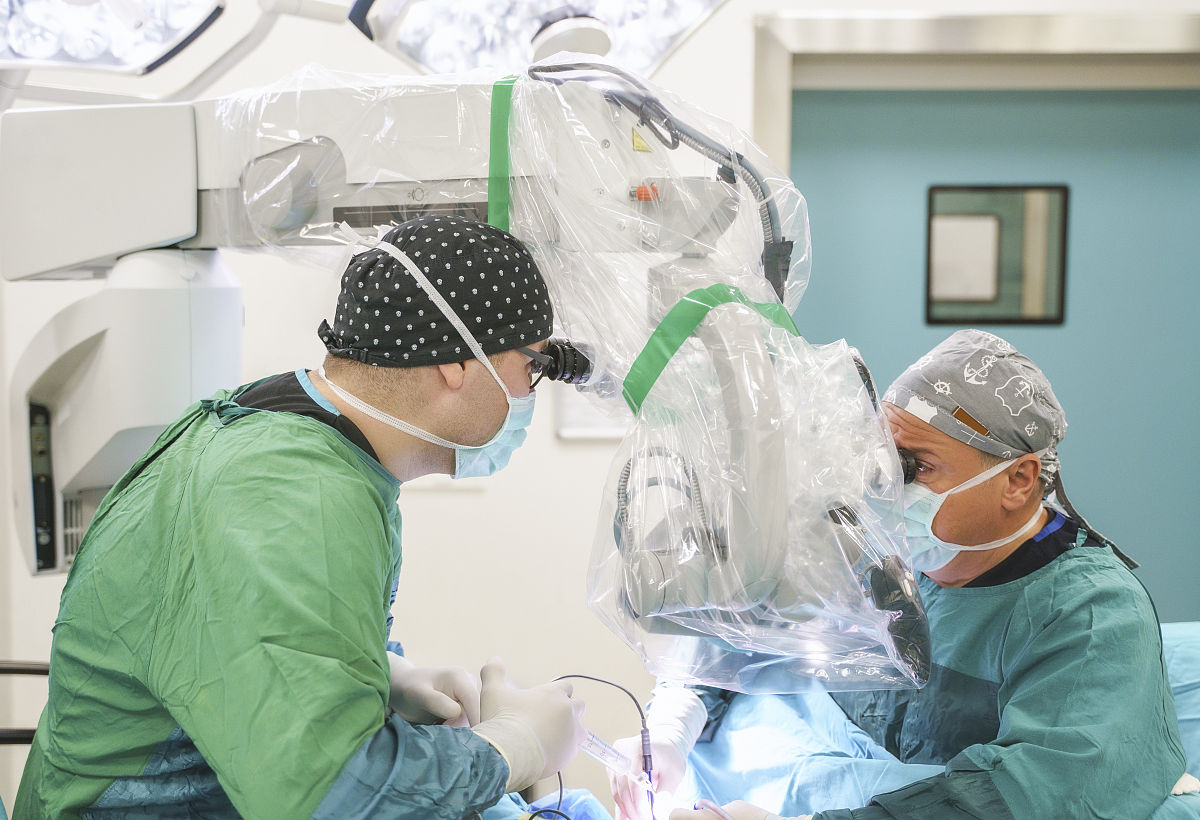 外科未来展望：微创、精准、智能化治疗趋势