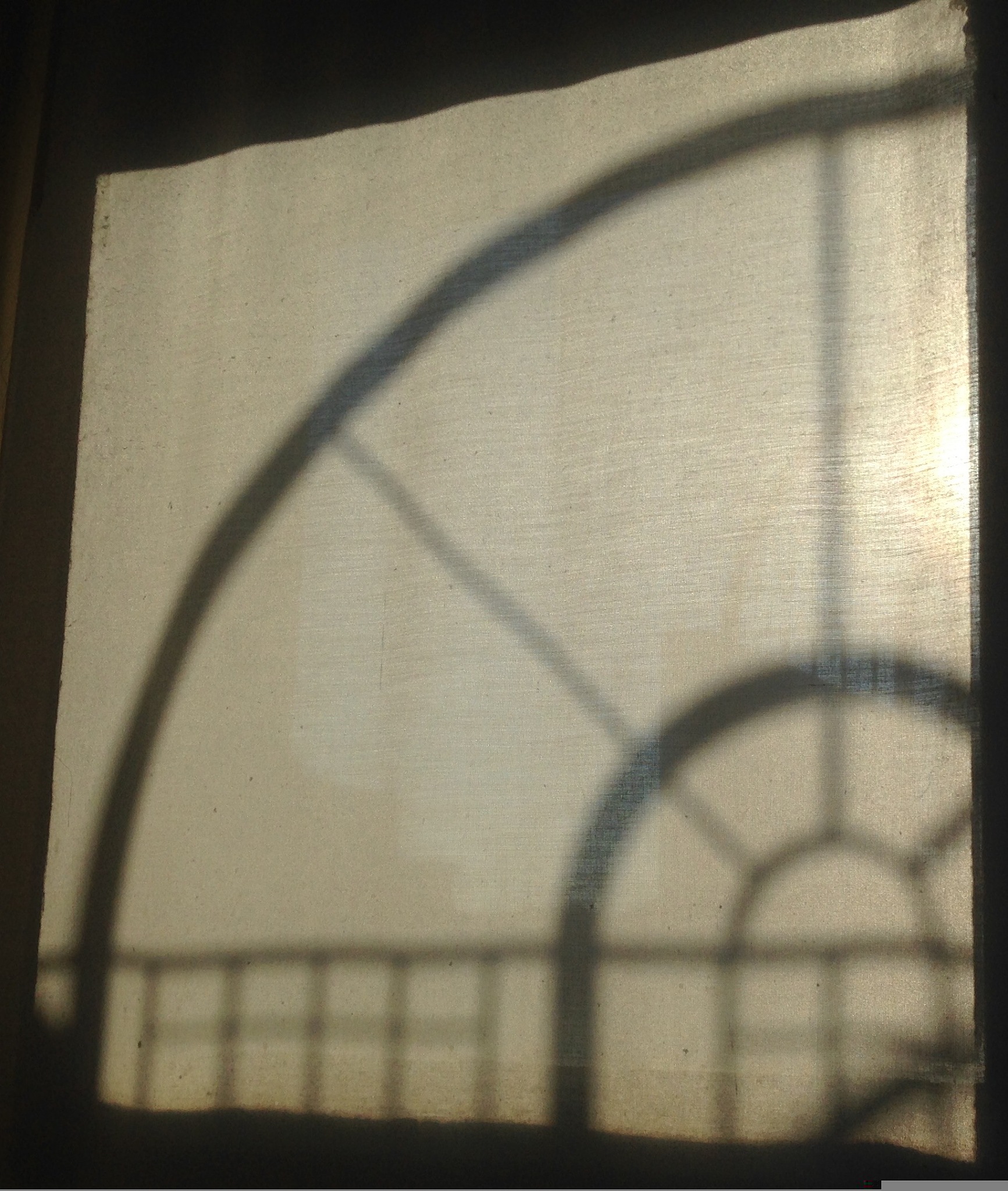 影子形成的三个条件：光线、物体、遮挡