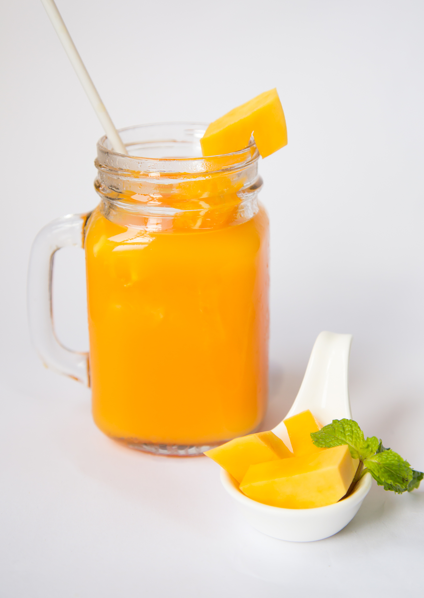 冰镇芒果汁的做法_冰镇芒果汁怎么做