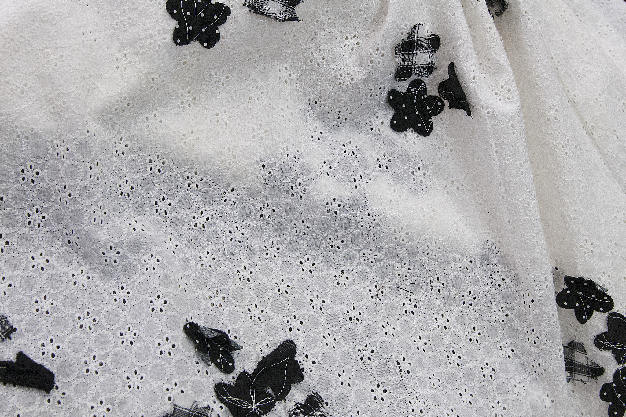 柜子里的衣服有霉味主要是哪种霉？