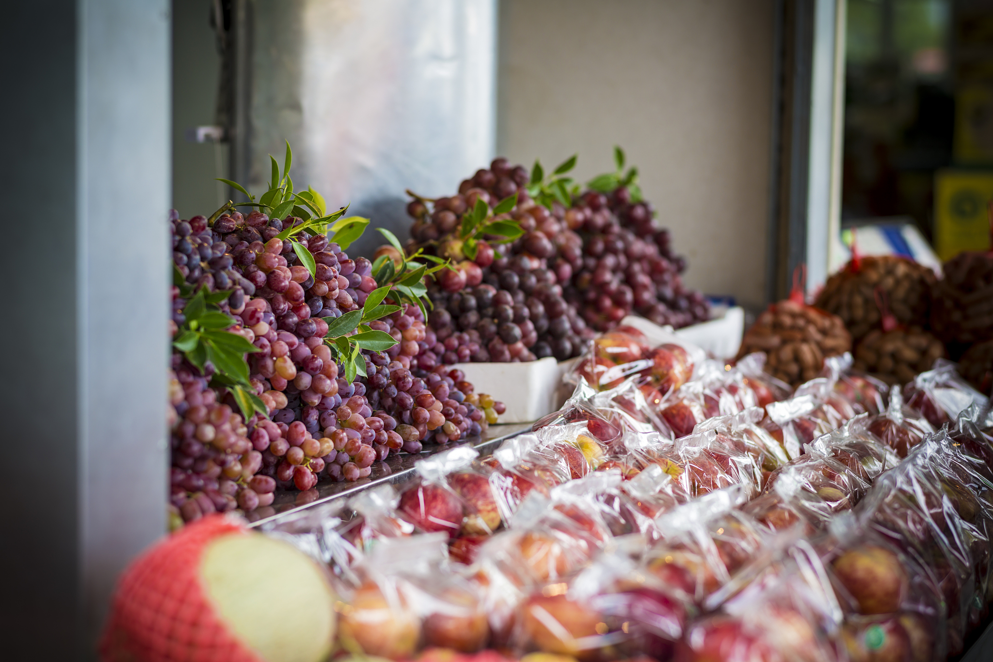 葡萄保鲜秘诀：地摊卖葡萄如何保持新鲜？