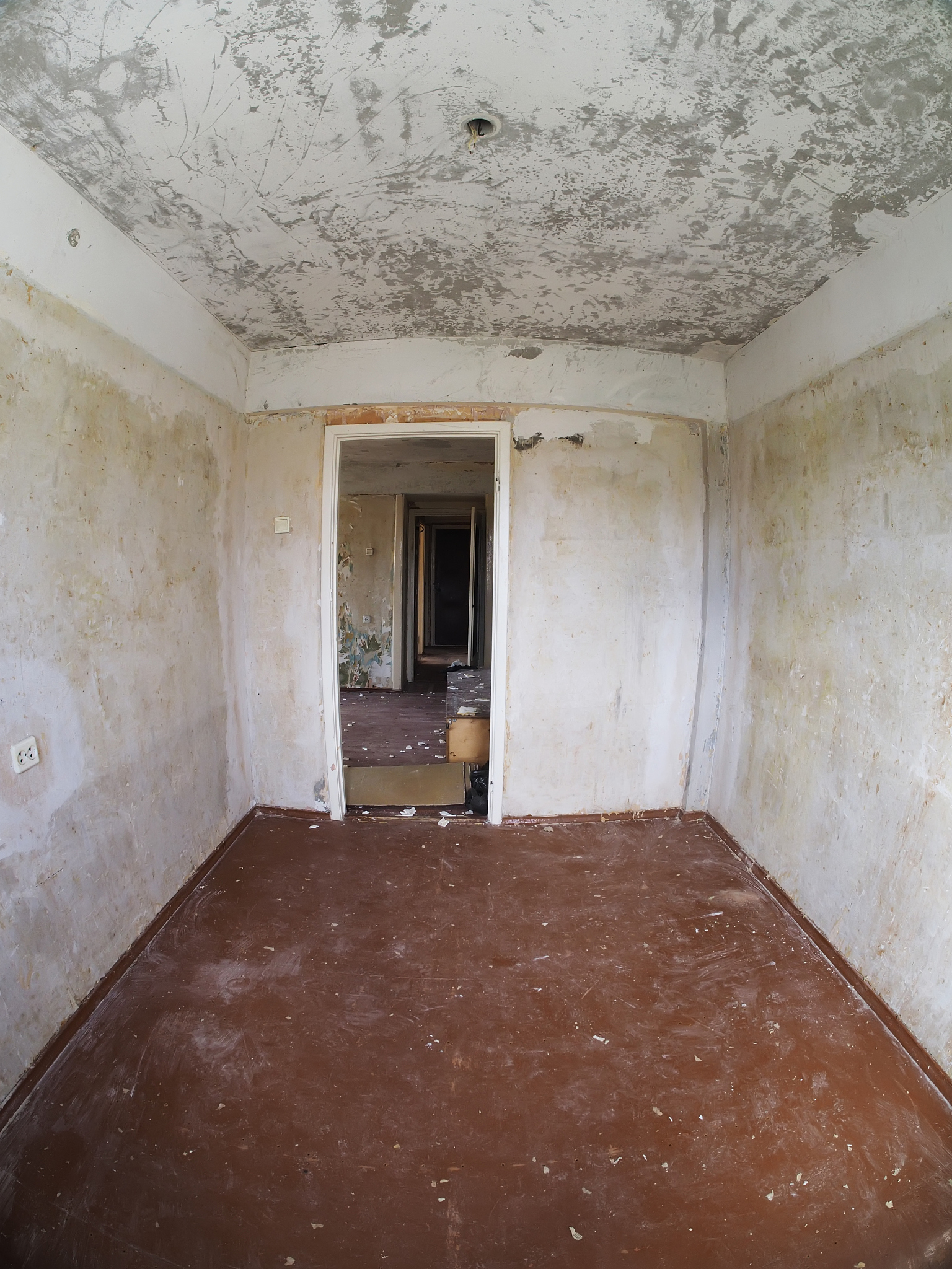 万锦城4-802号别墅：95平米清水房，赠送40平双花园，实得180平，地铁5号线怡心湖站，现房稀缺！