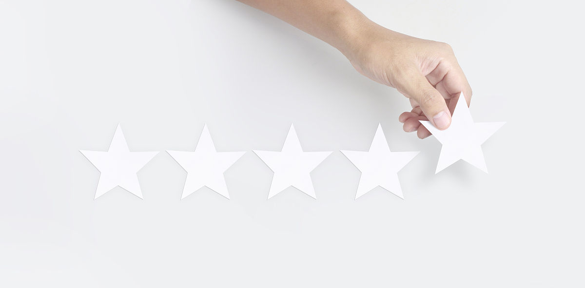 任务4P完成任务2。填写任务2的专家评估检查表。任务2的专家评估清单。总价40元受试者姓名、国家、日期评价标准40分1被测试者创建的文本是否足以满足任务中设定的目标。2符合给定的陈述量通过信息单位-1分。3陈述的逻辑性和连贯性每次违反2分。4沟通显著错误-2分。5轻微的沟通错误-05。共计：任务1的奖励点6完整性和扩展性+3分7使用语言工具的独立元素+3分。任务2总体评价：5P任务计算分数并确定百