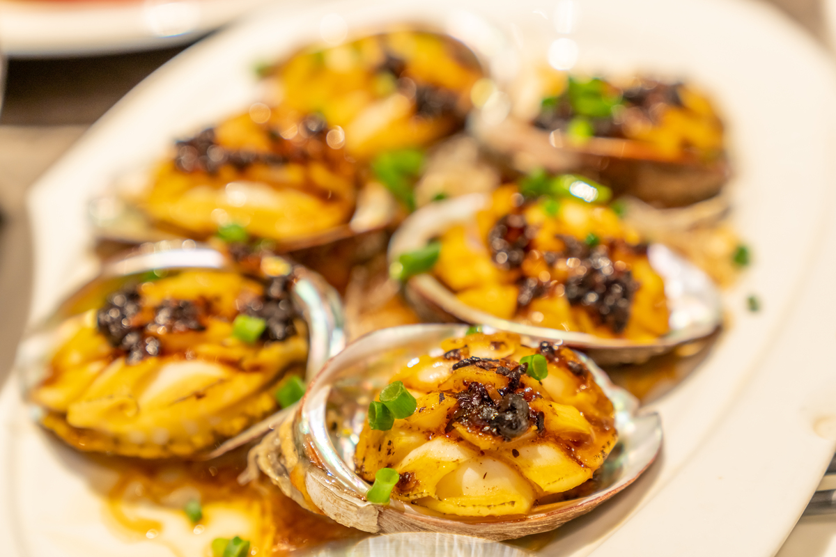 葱油小鲍鱼蒸多久？掌握技巧，轻松做出鲜美佳肴