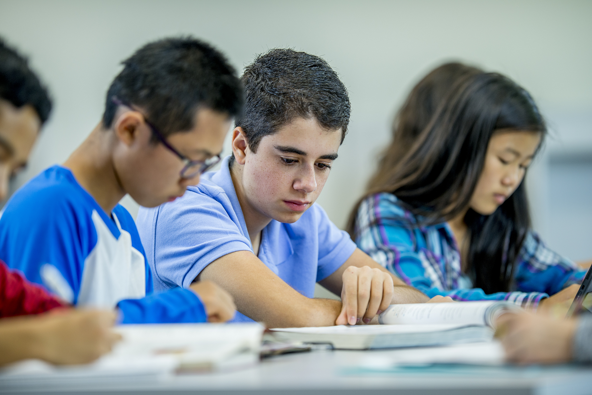 帮我写一段找学习伙伴的文段 要求初二不住校成绩中等偏上