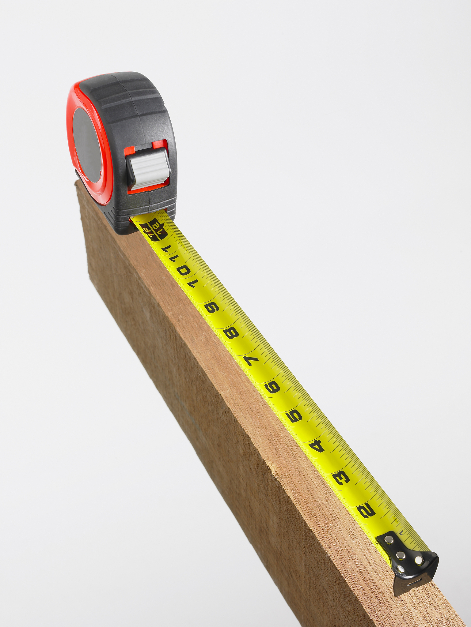 普通水准尺技术详解：原理、优缺点及应用场景