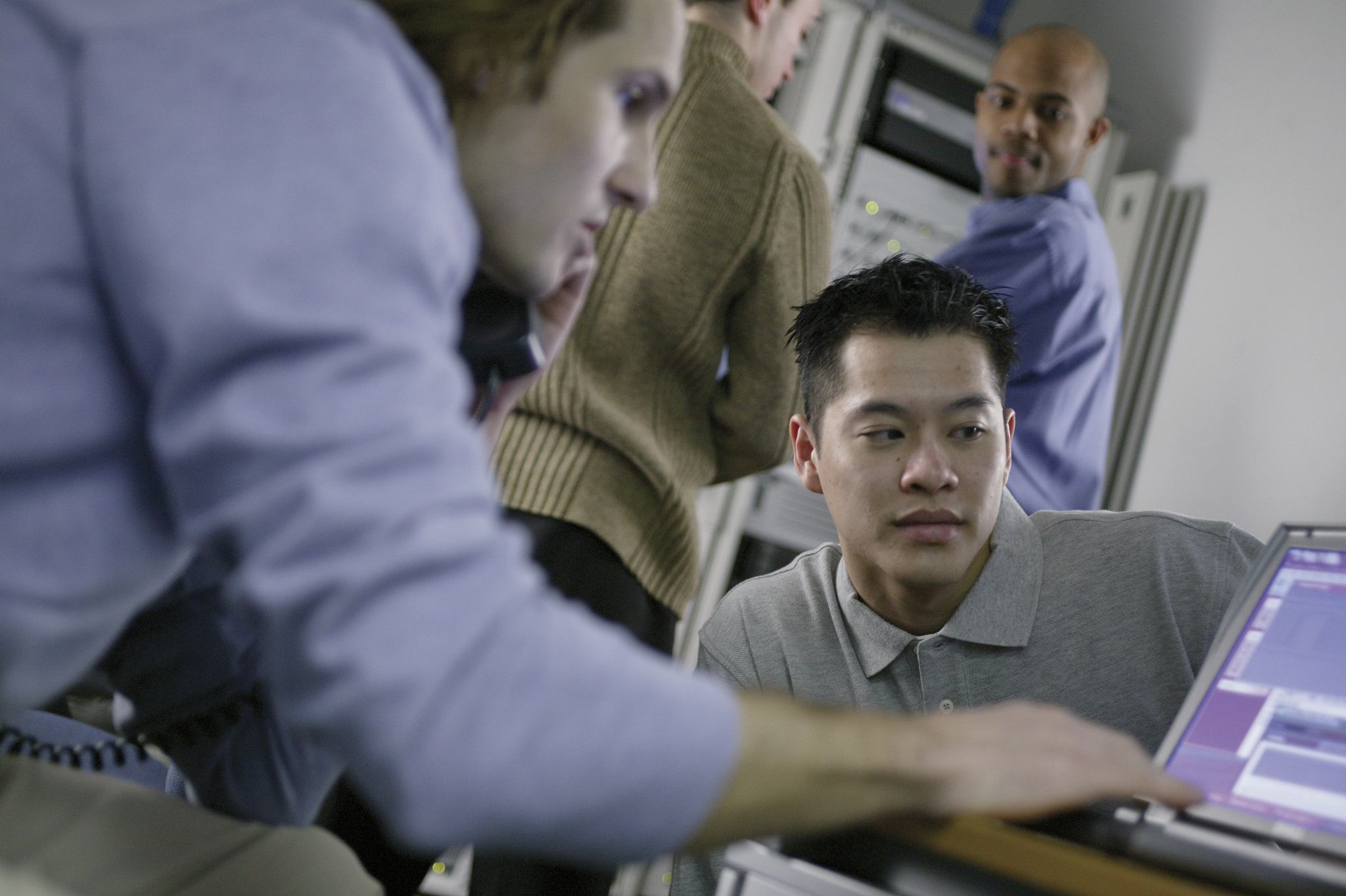 用2048个字概括《偷偷藏不住》的剧情