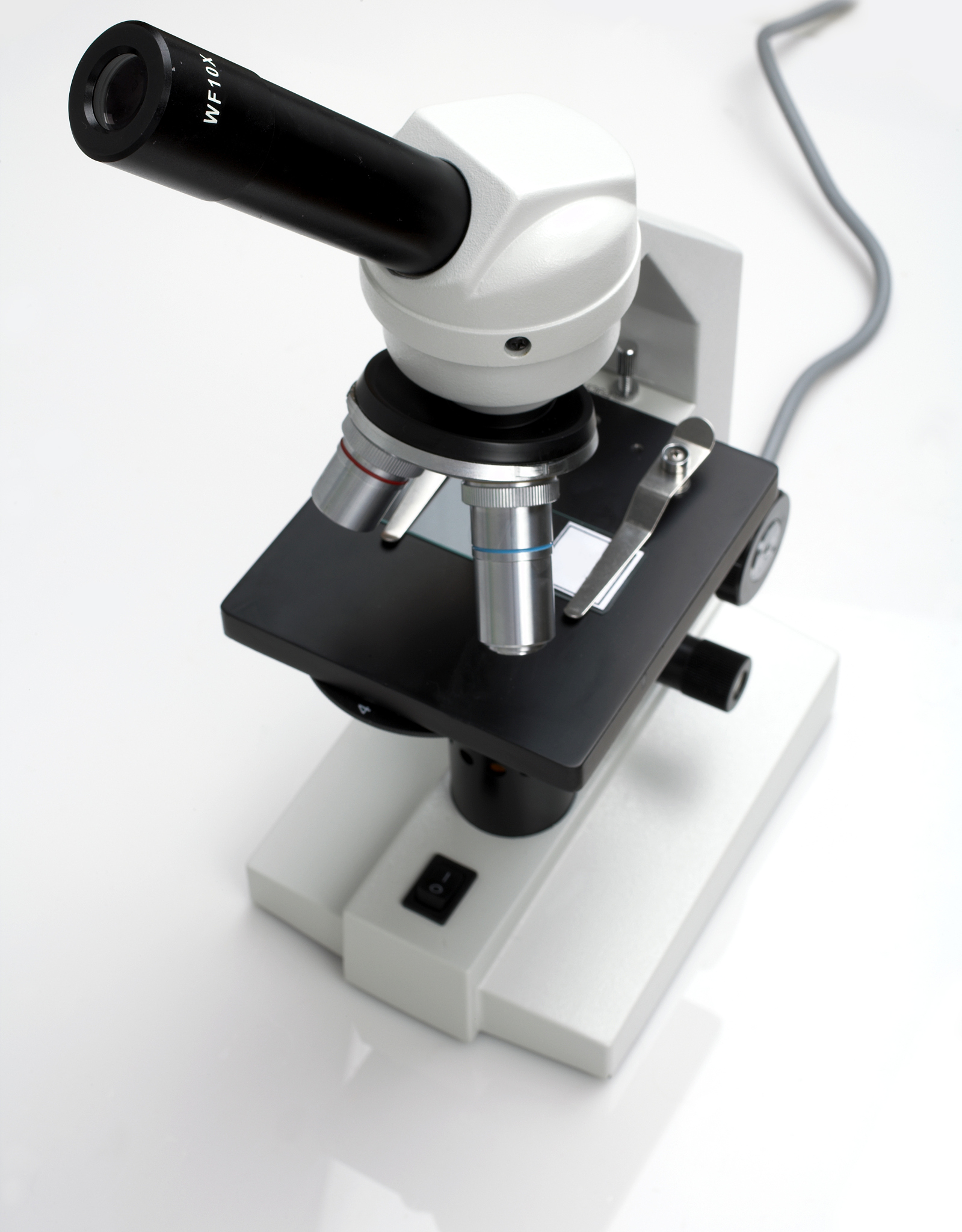 Efficient and Compact 2μm Laser for High-Power Applications: Enabling Near-Room Temperature Operation