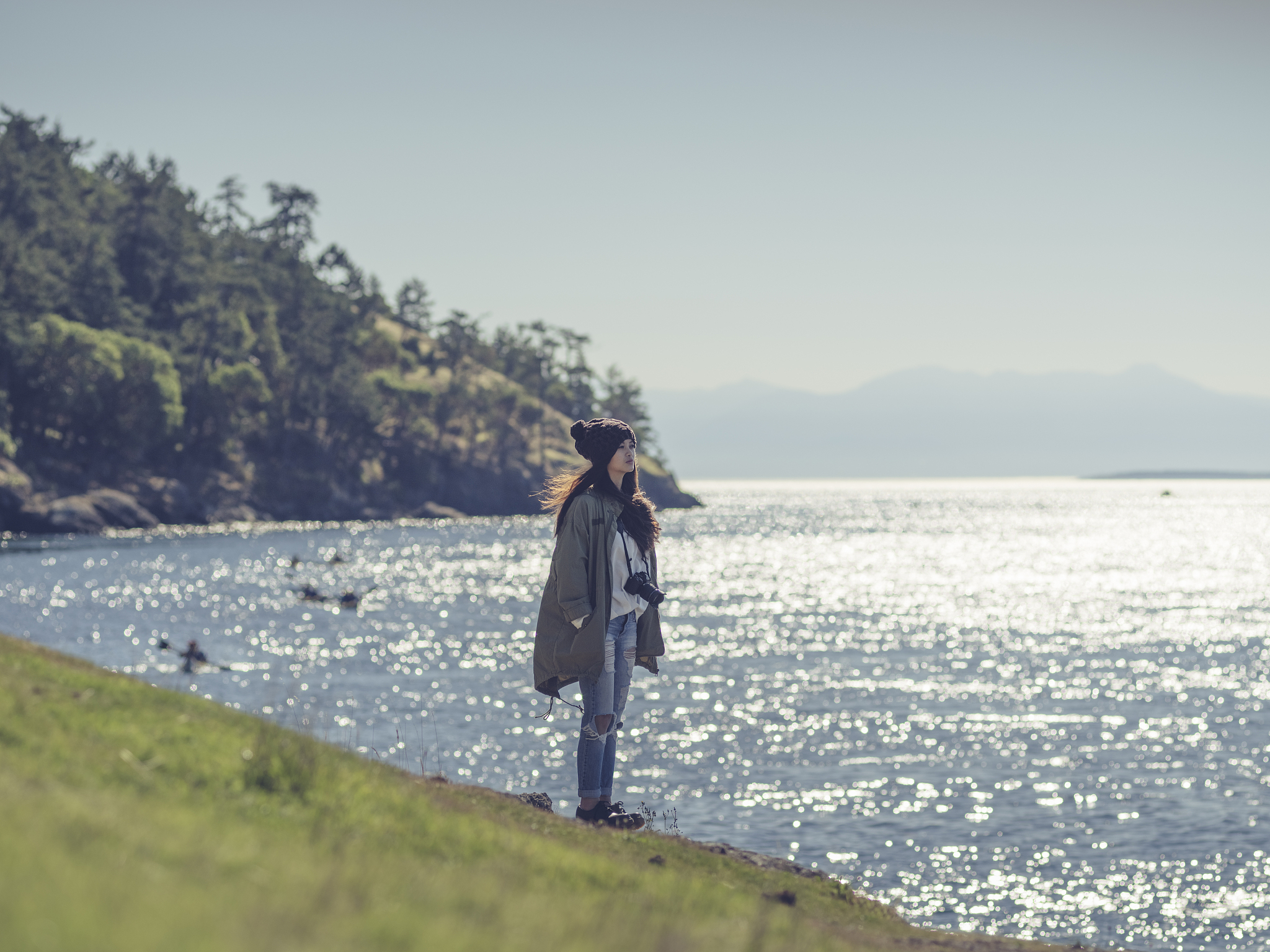 写篇标题为旅行是我与自己最真实的对话 的1200字文章并重新取个小红书爆文标题