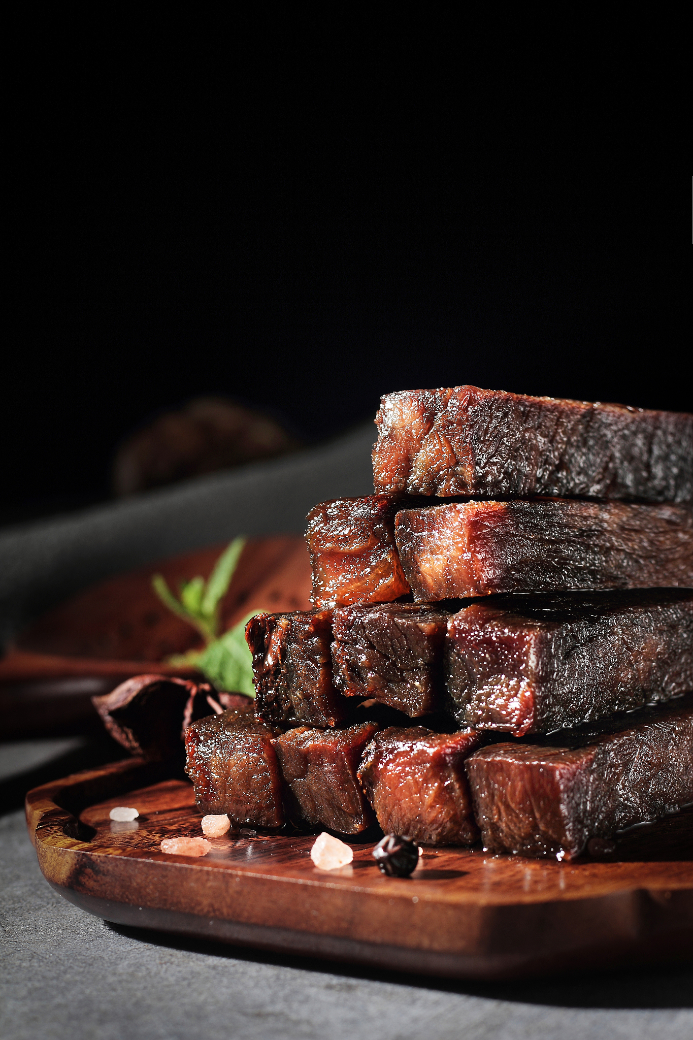 帮我写一份零食牛肉干的直播话术要求写的详细