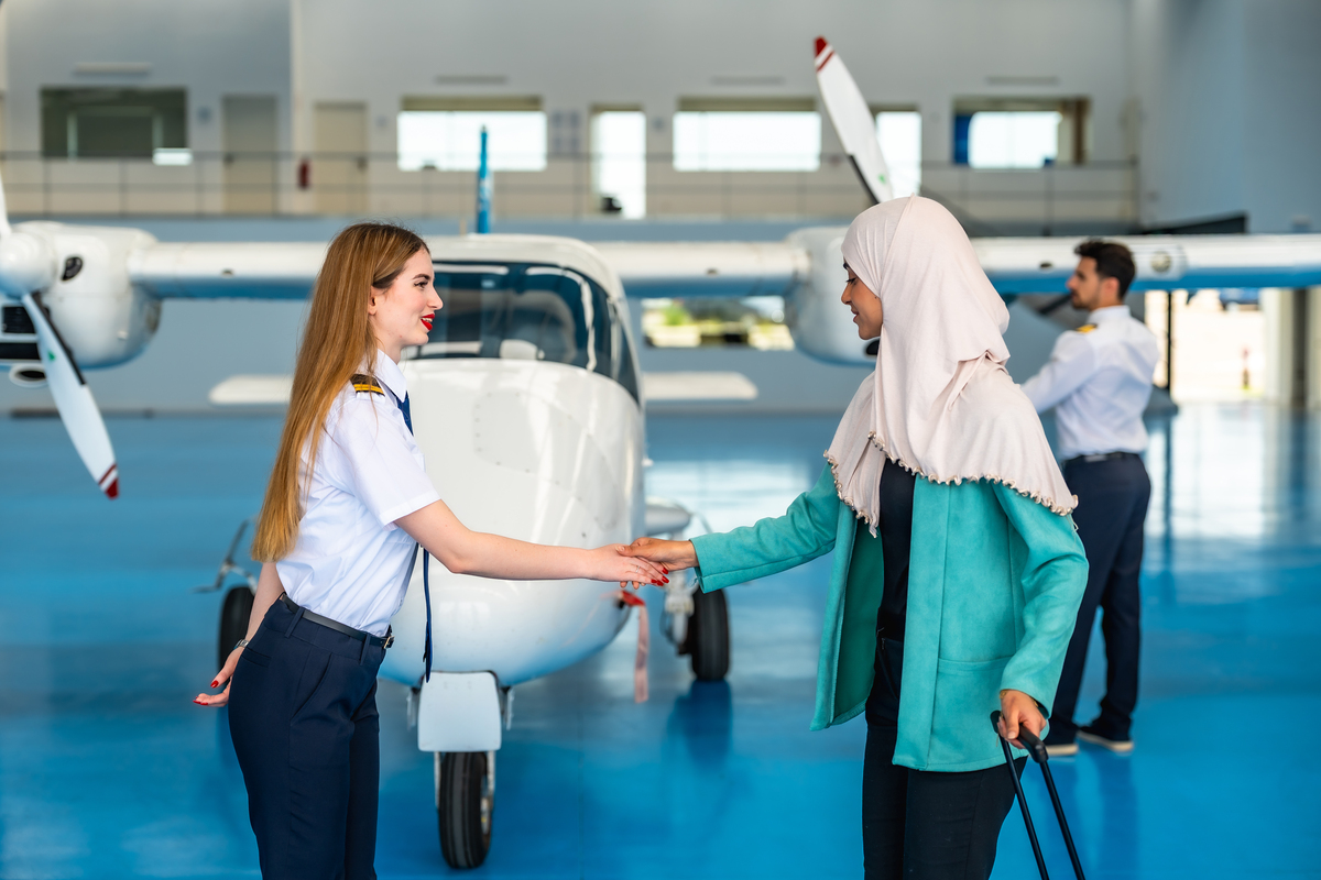 女生学航空服务专业有前途吗？前景分析及就业方向
