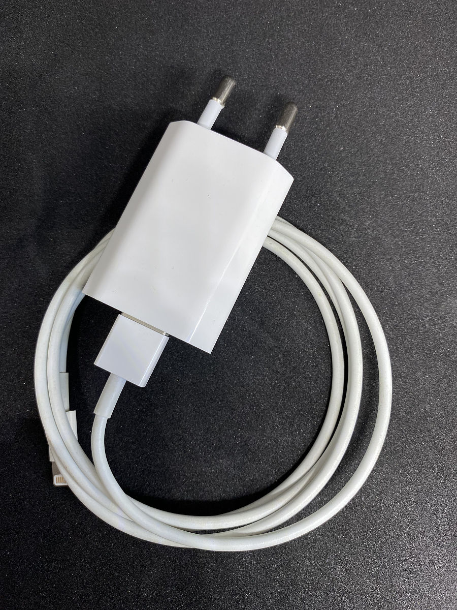 三星s21和s23的官方充电器能通用吗可以达到23的最高充电速度吗