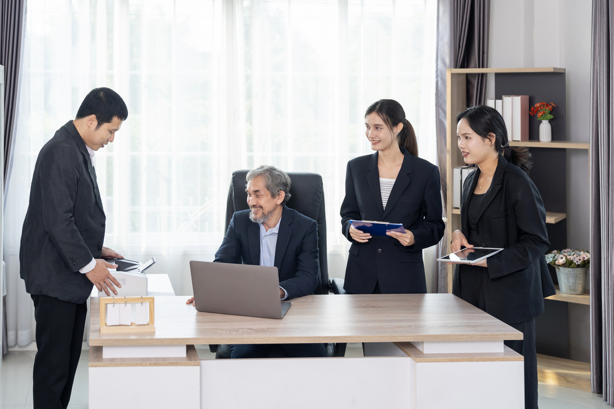 商务秘书沟通技巧：建立高效工作关系的7个关键