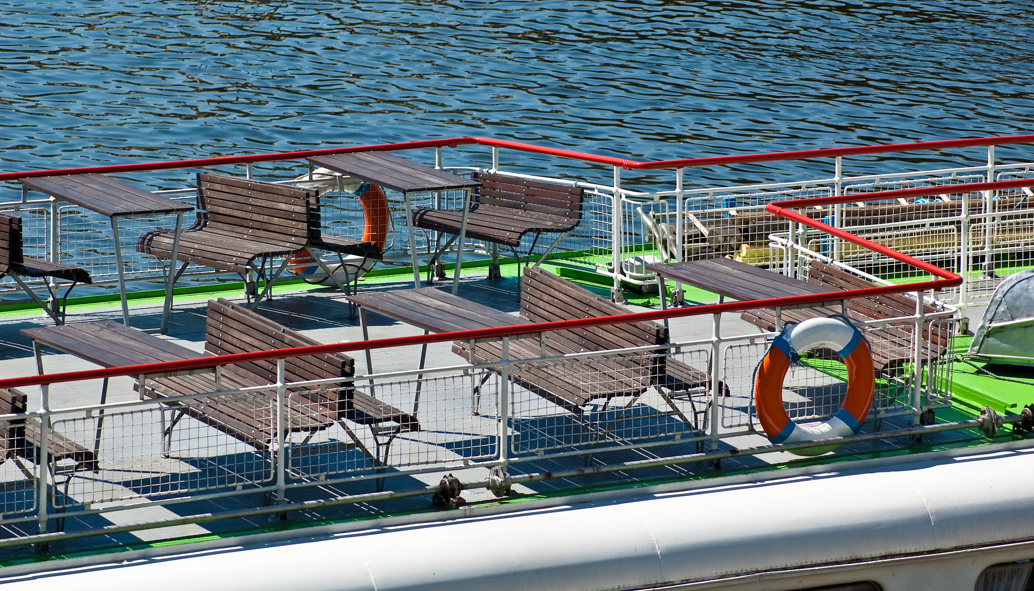 水下传感器网络在军港安全防护中的应用分析