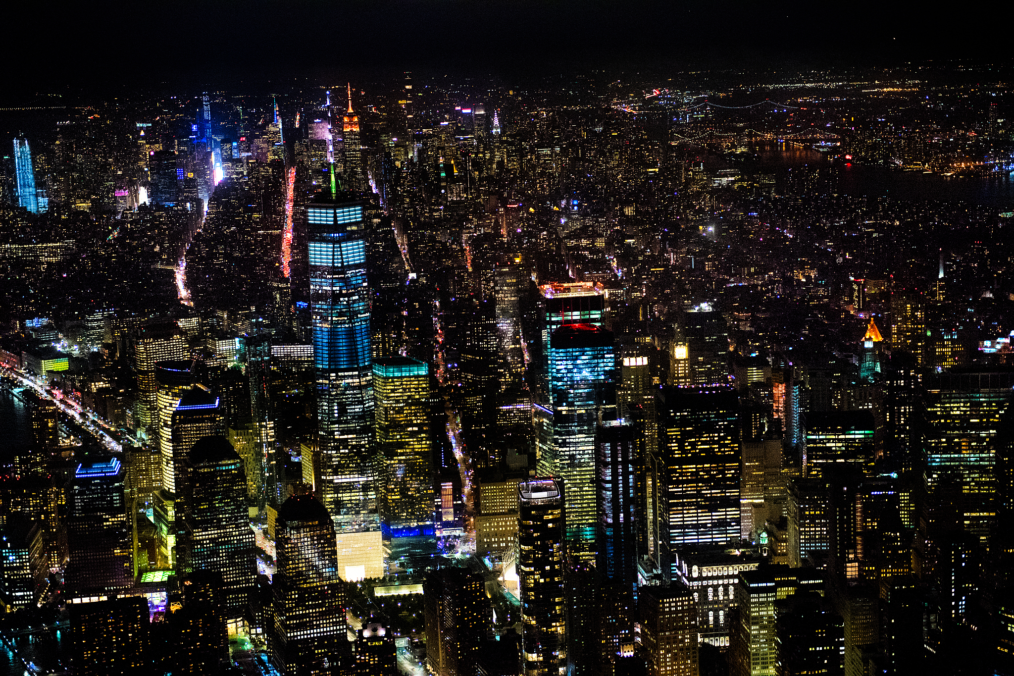 aerial view of the one world trade center near a 9/11 memorial i