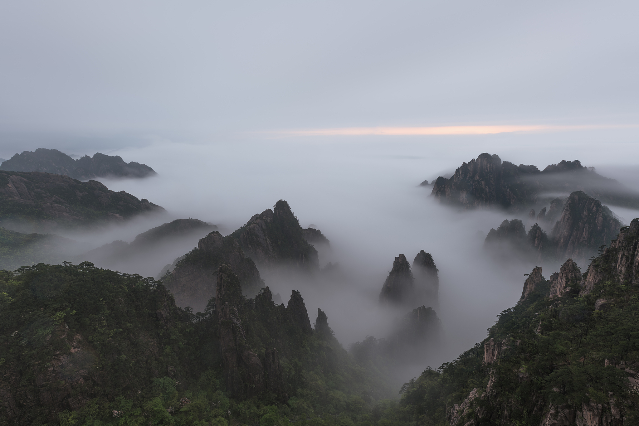 黄山：中国安徽省的壮丽奇观