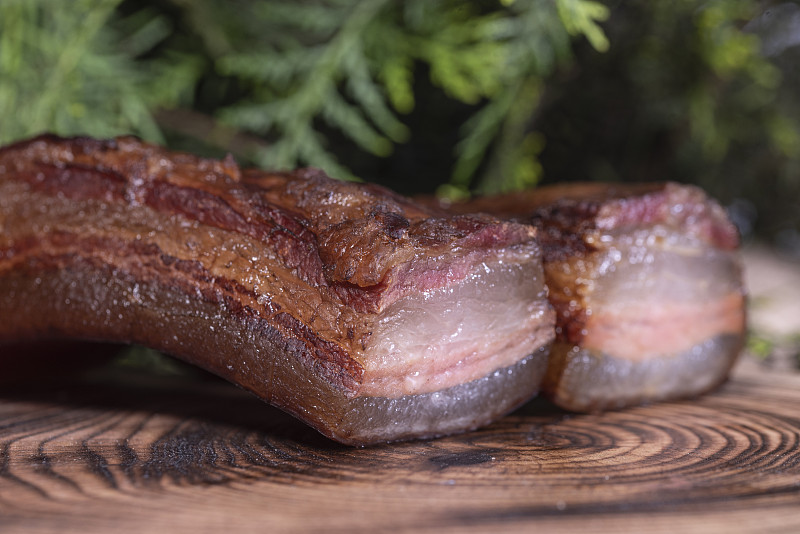 腊肉烟熏的秘密：为什么烟熏？