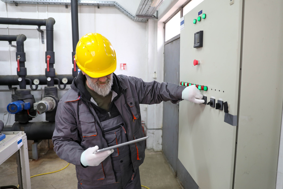 2023年报读农村电气技术专业好吗？