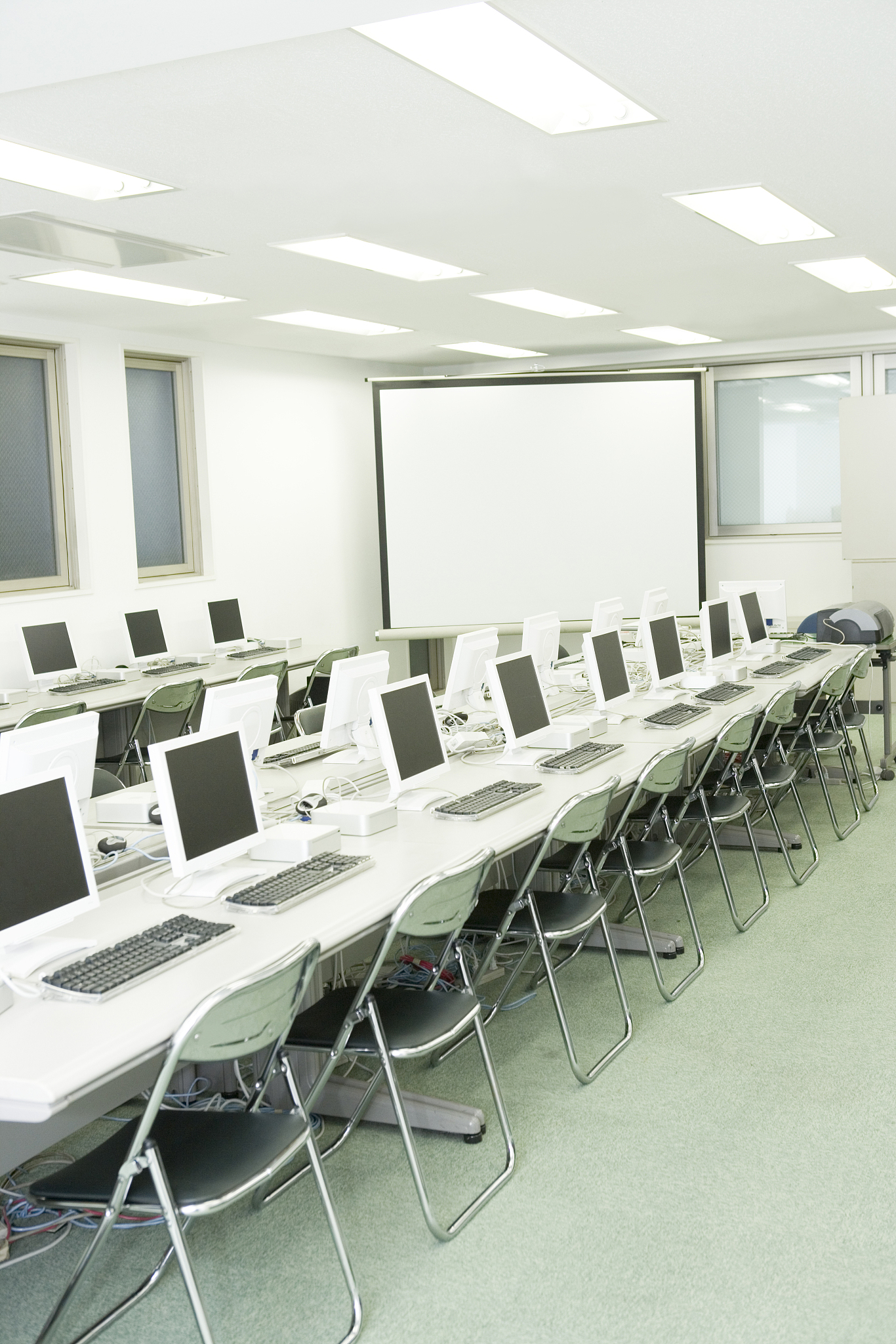 完全列举物联网在涉及的教育领域应用场景尽量不少于20条