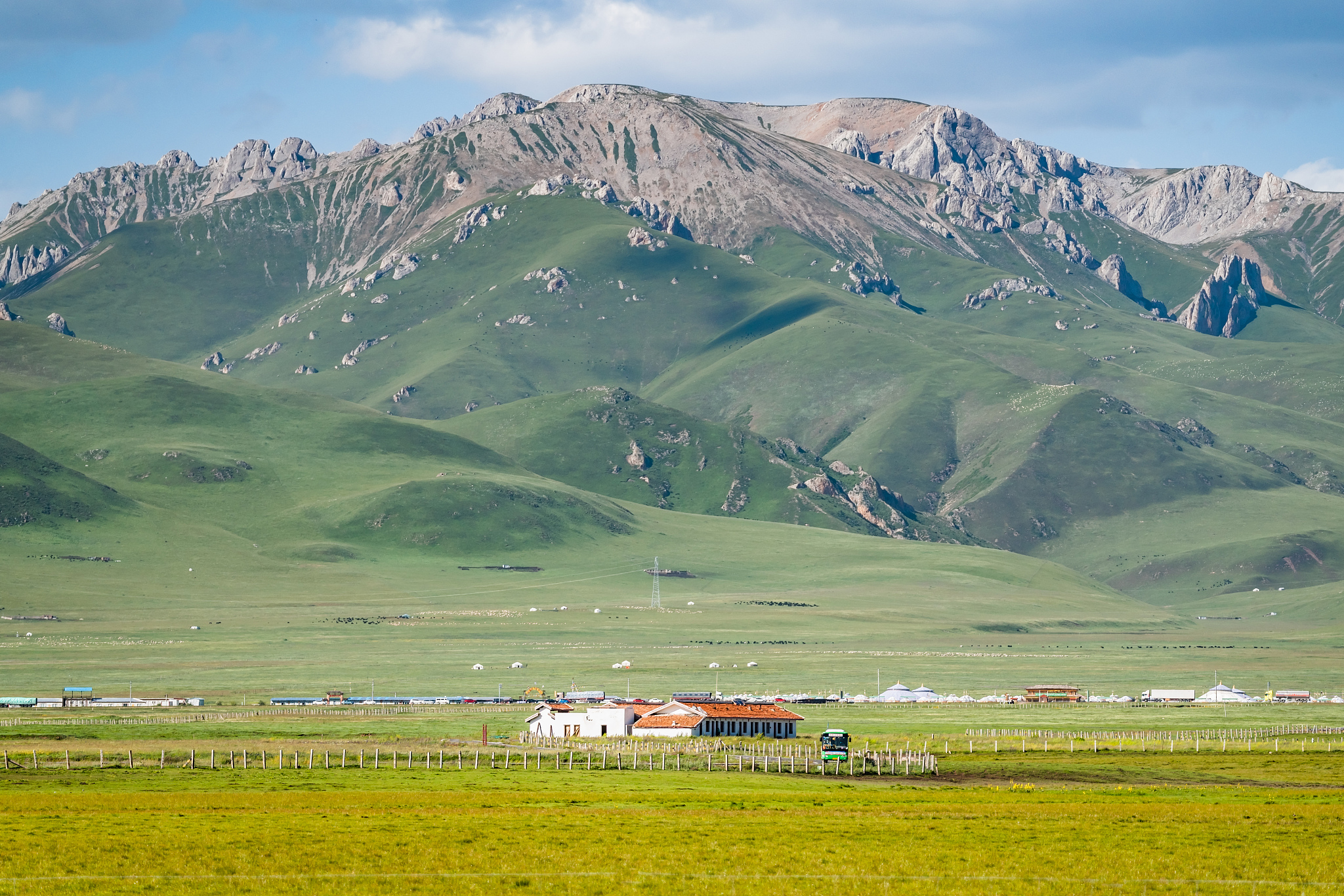 《神奇的故事》中的形象对立性体现了什么儿童观