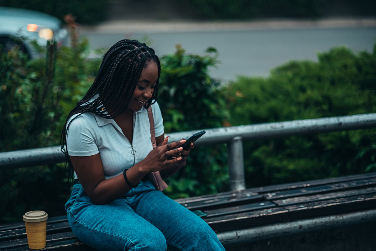 国家集采政策对中选品种影响显著，对非中选品种影响不显著