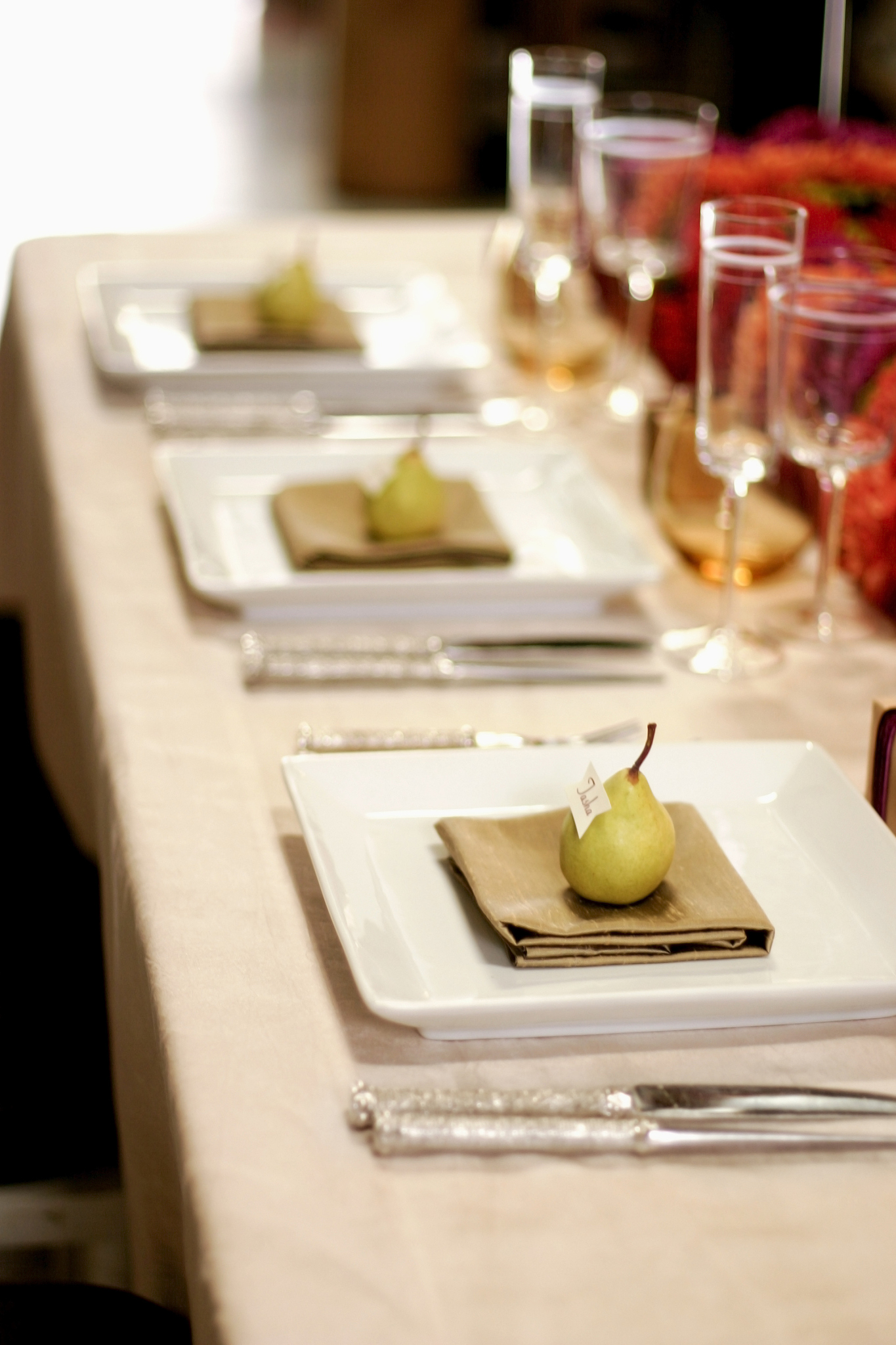 18米的长桌多大宽最合适