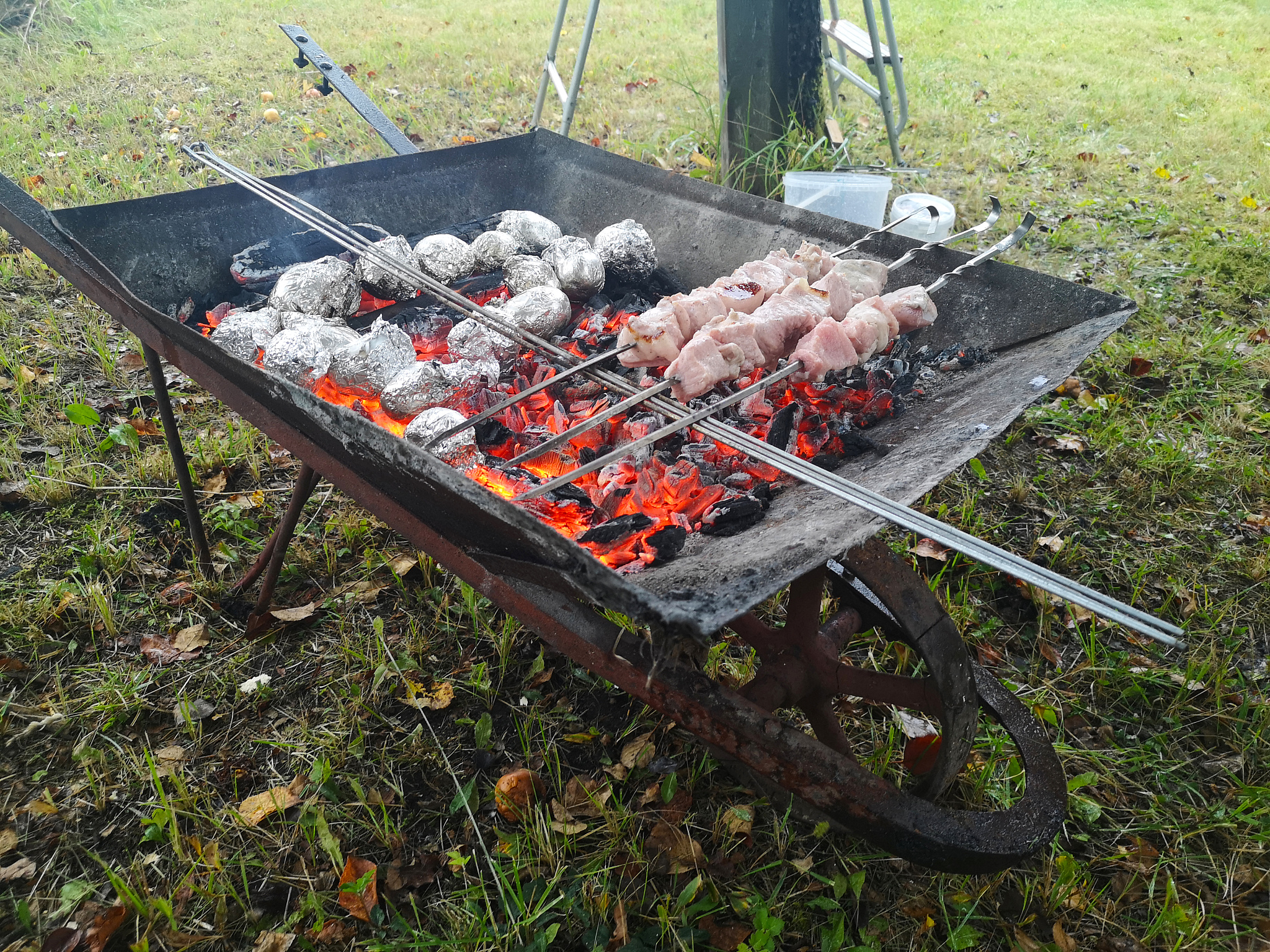 新式烧烤机: 便捷、高效、可控的烧烤新体验