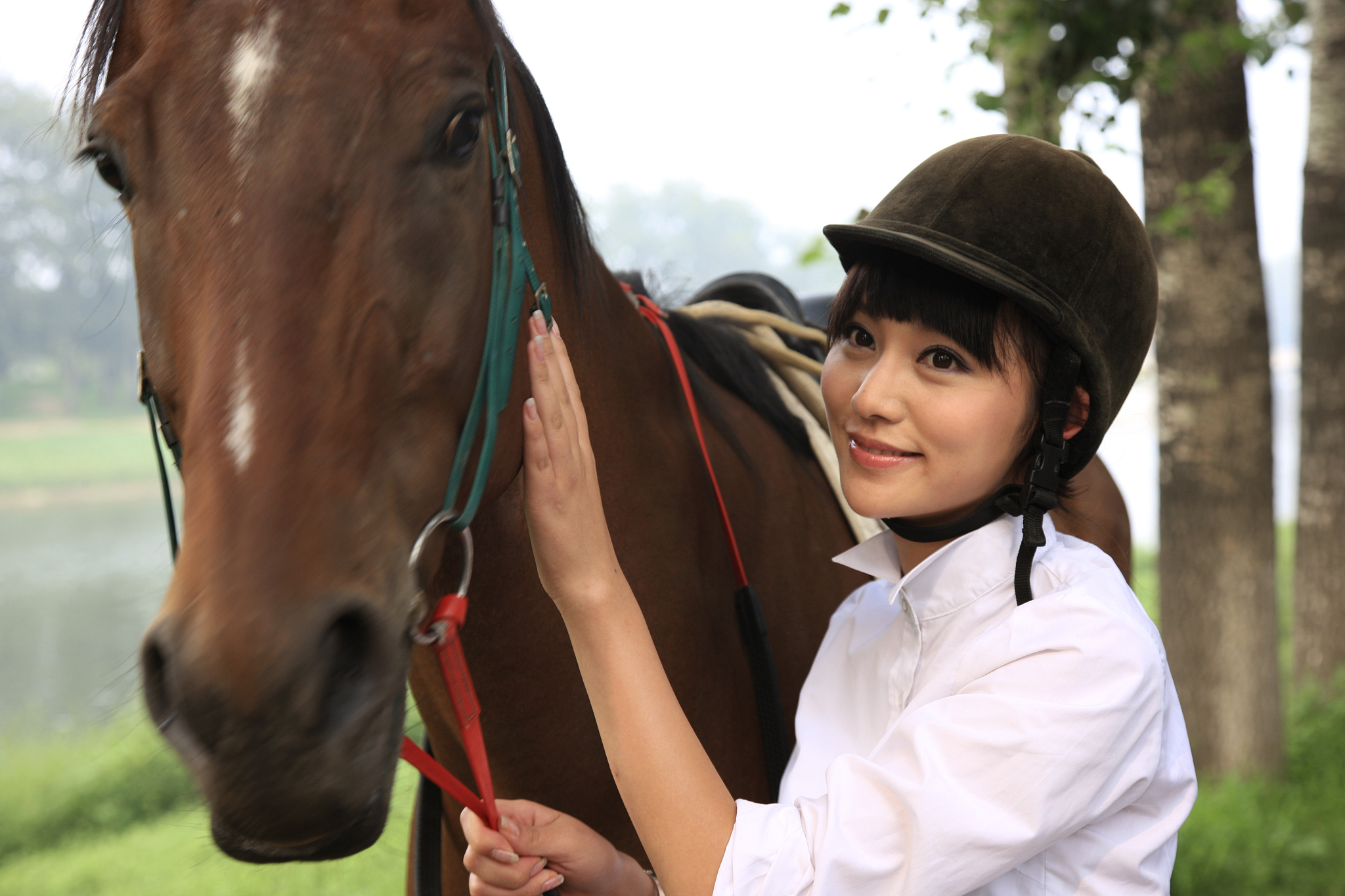 东方女人骑马