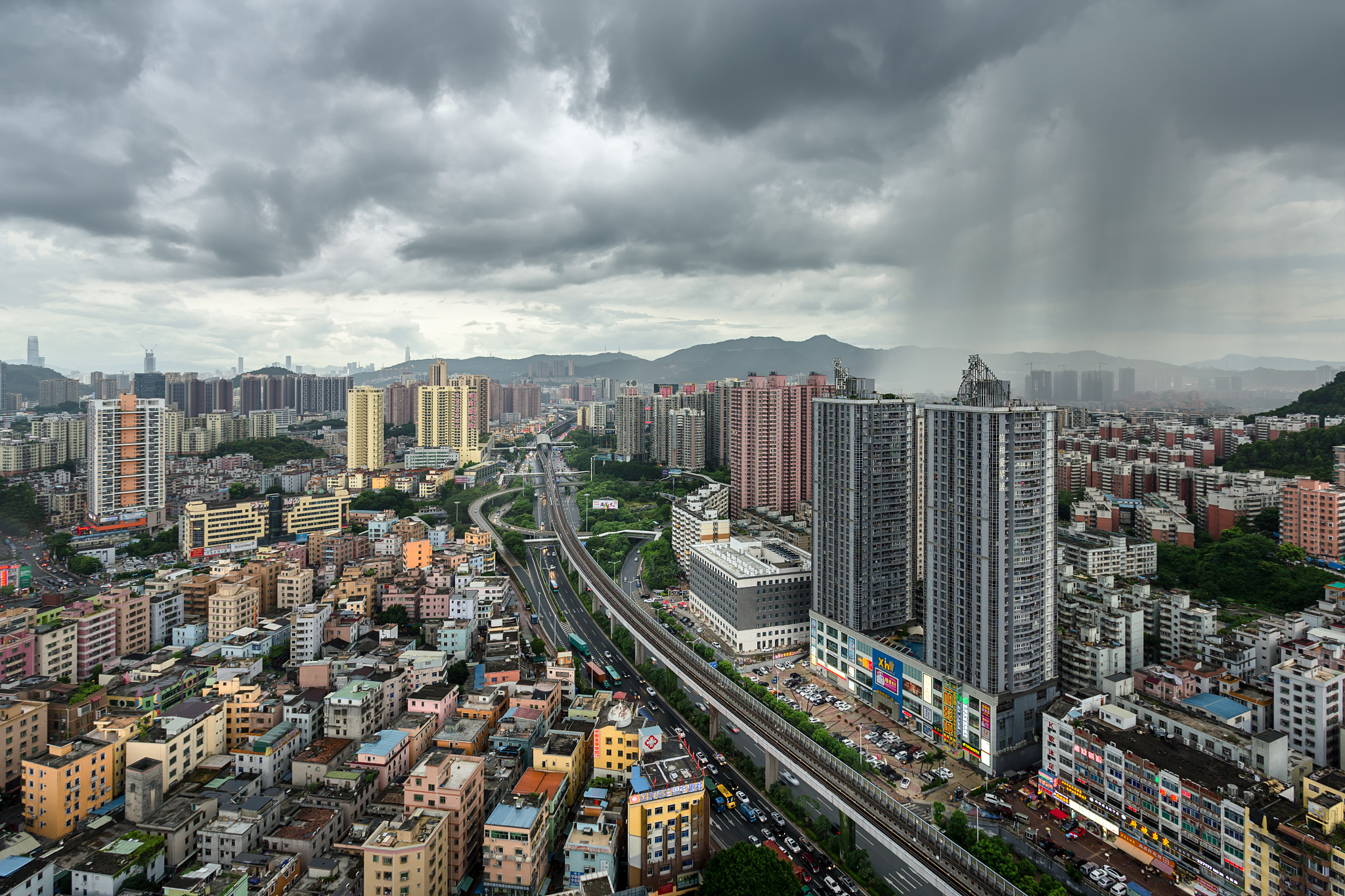 深圳大芬地铁站