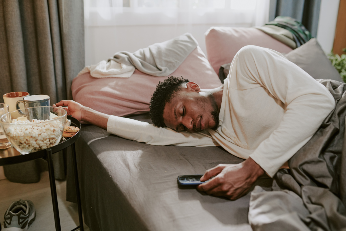 半夜不睡觉的男人都在做什么？提升自我，放松身心，效率翻倍！