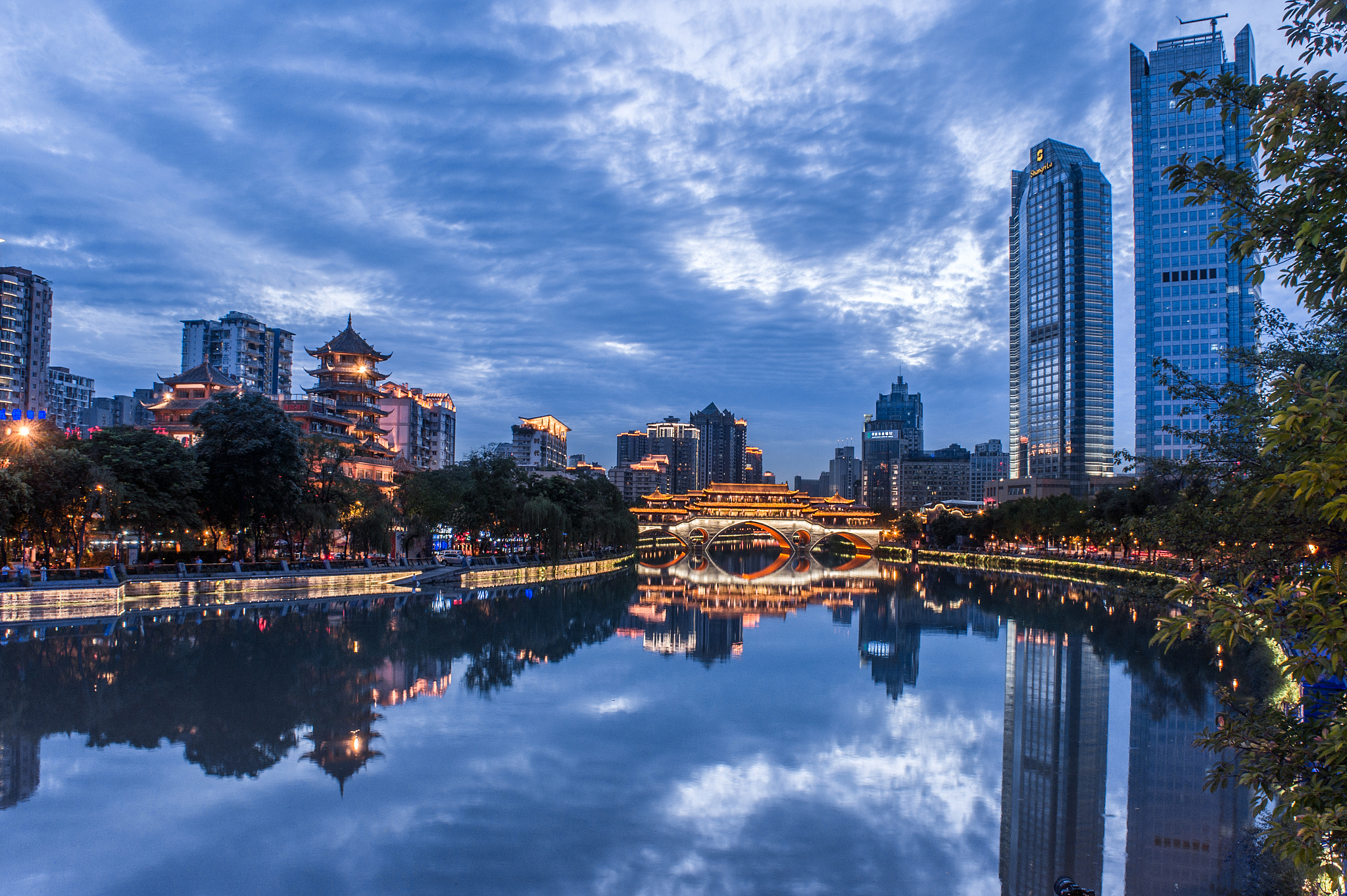 成都市九眼桥廊桥夜景