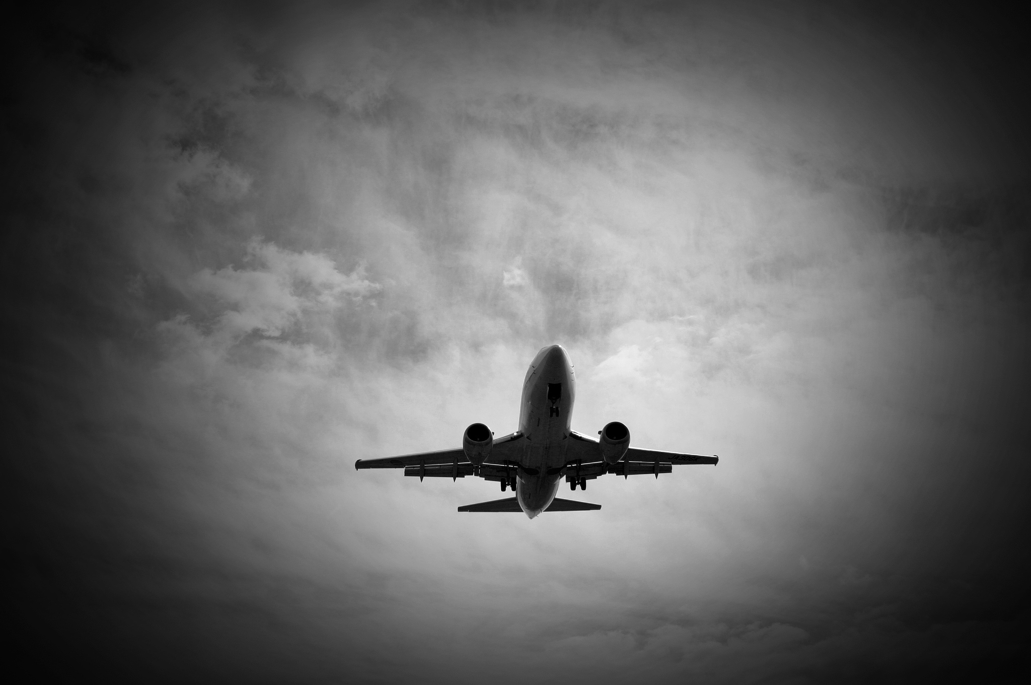 jet plane landing at fukuoka airport